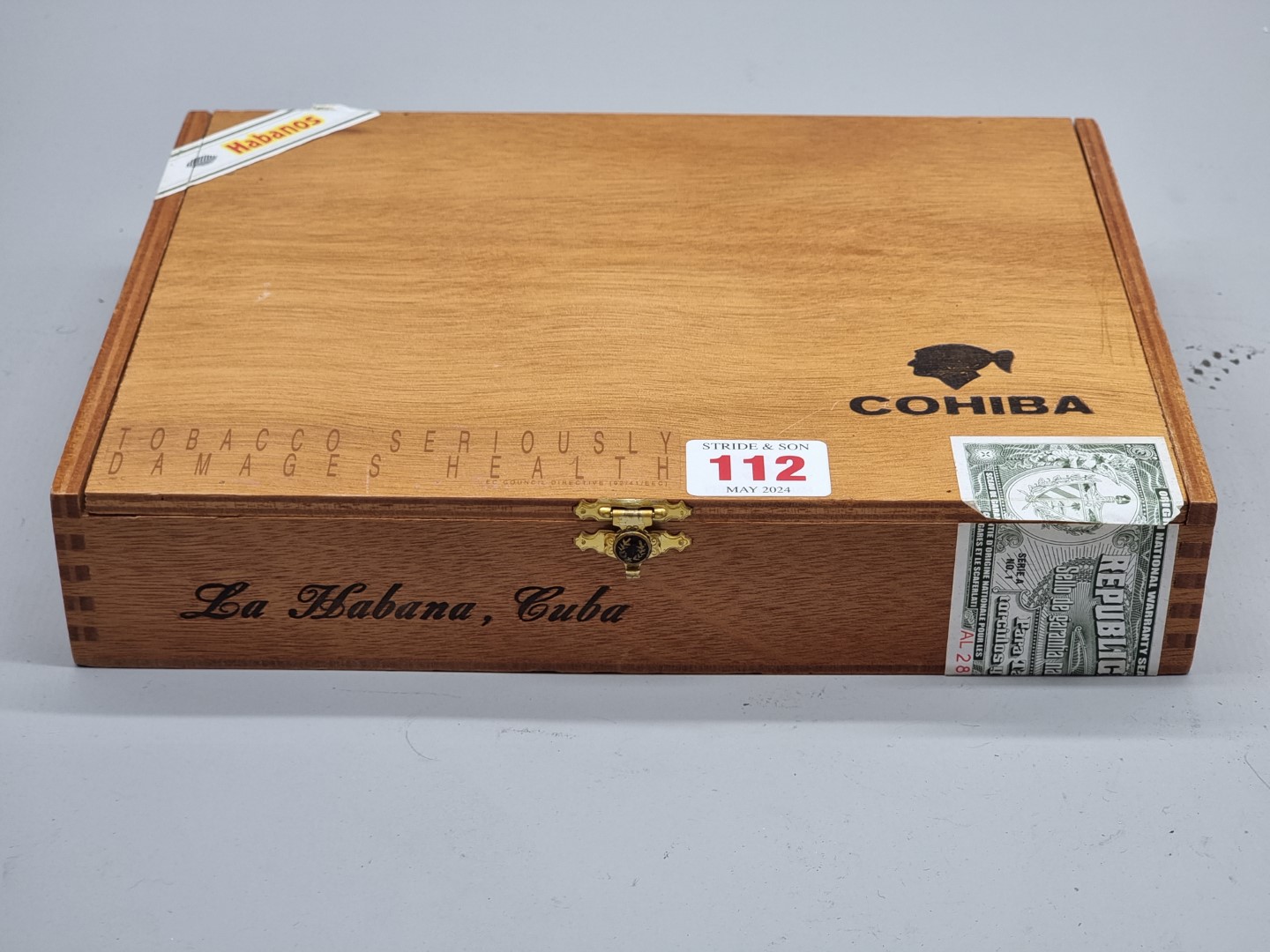 Cigars: a box of eighteen Cohiba 'Esplendidos' cigars. (16)