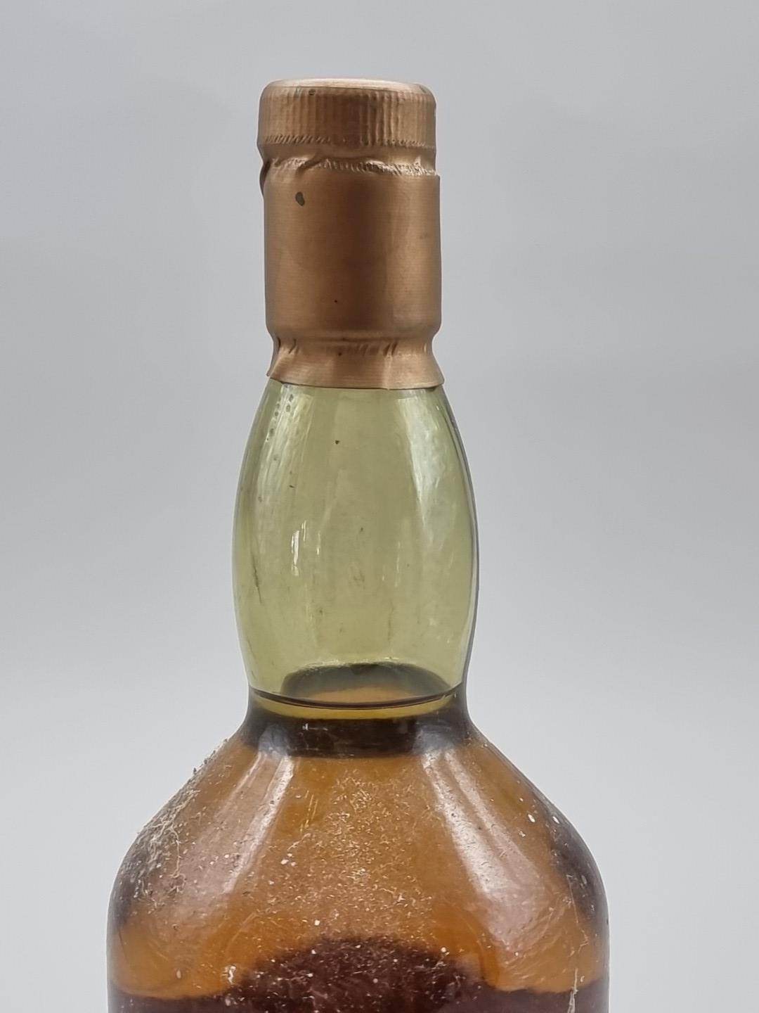 A 1 litre bottle of Talisker 10 Year Old Whisky, old style map label, 45.8% abv, (damage to - Bild 7 aus 8