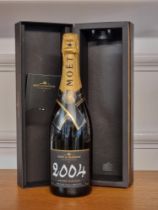 A 75cl bottle of Moet & Chandon 2004 Grand Vintage Champagne, in oc.