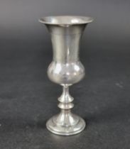 A silver Kiddush cup, by Joseph Zveig, Birmingham 1912, 13cm high, 58g.