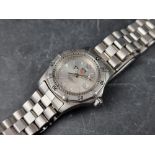 A Tag Heuer 'Professional' 2000 series WK1312 stainless steel quartz ladies wristwatch, 28mm.