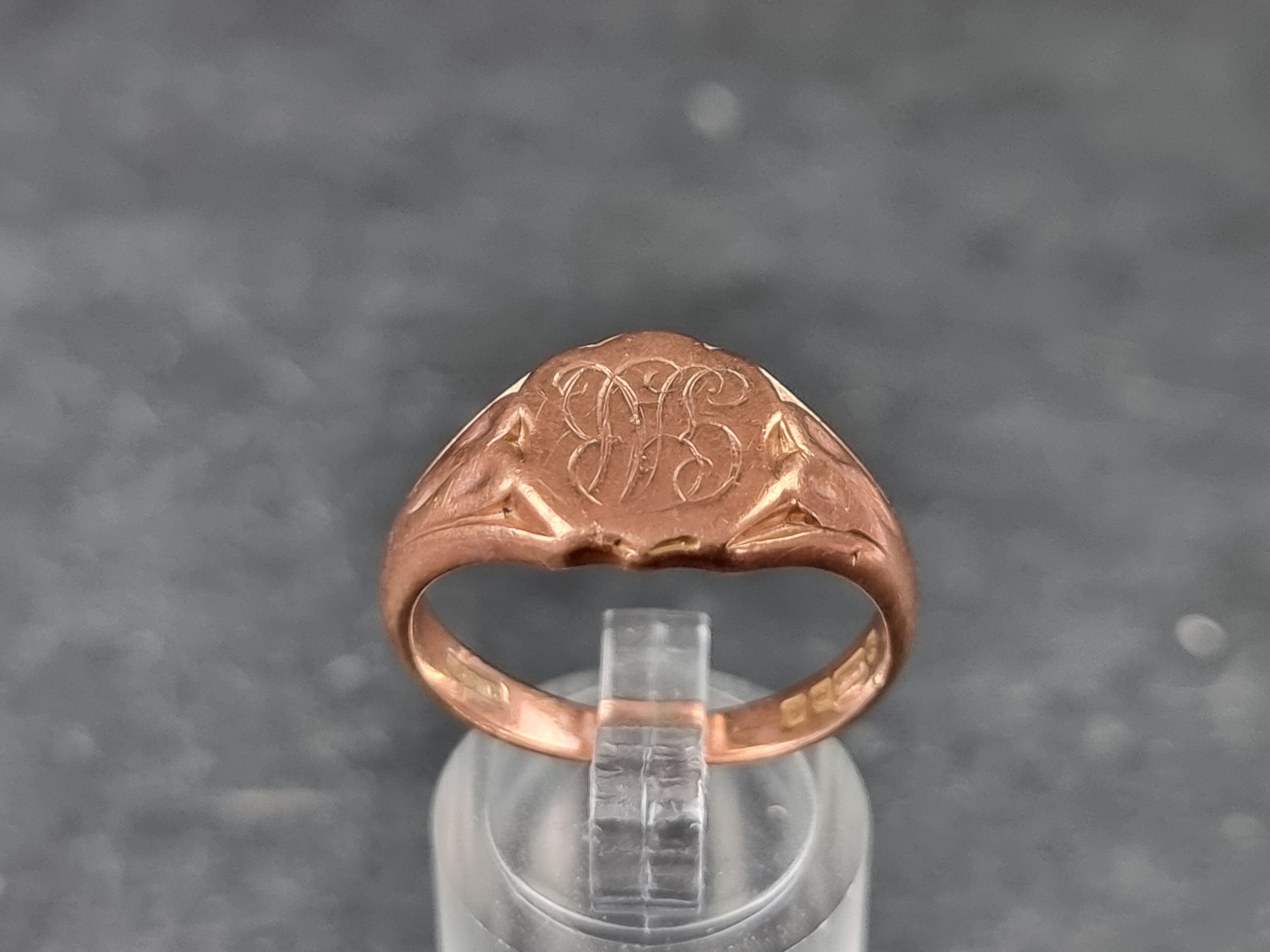 A 9ct rose gold signet ring, Birmingham 1926, size S 1/2, 6.2g.