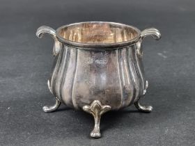 A silver sugar bowl, by Cooper Brothers & Sons Ltd, Sheffield 1932, 7.5cm high, 198g.