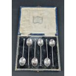 A cased set of six silver coffee spoons, by Levi & Salaman, Birmingham 1924, 33g.