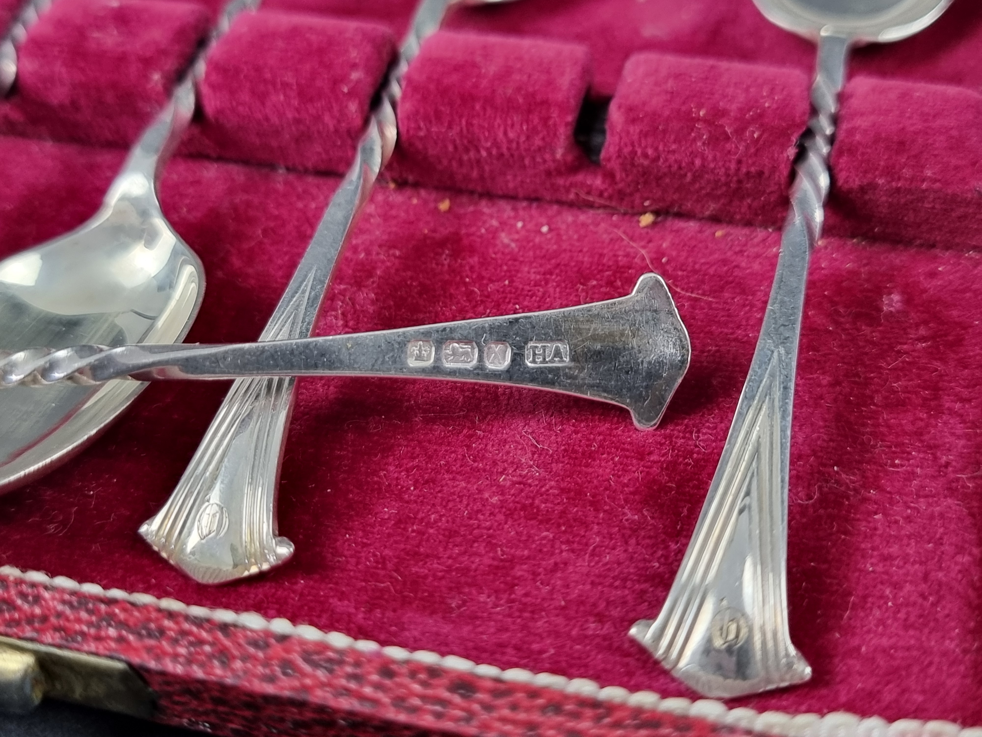 A cased set of six Victorian silver coffee spoons, by Atkin Brothers, Sheffield 1890, 80g. - Image 3 of 3