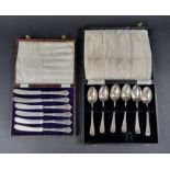 A cased set of six silver teaspoons, by John Round & Son Ltd, Sheffield 1901, 149g; together with