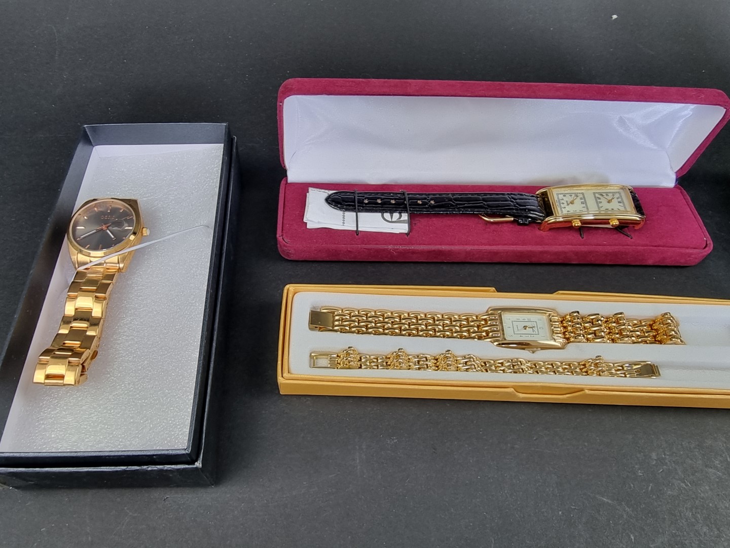 A large quantity of wristwatches, to include two boxed Swatch examples. - Image 5 of 5