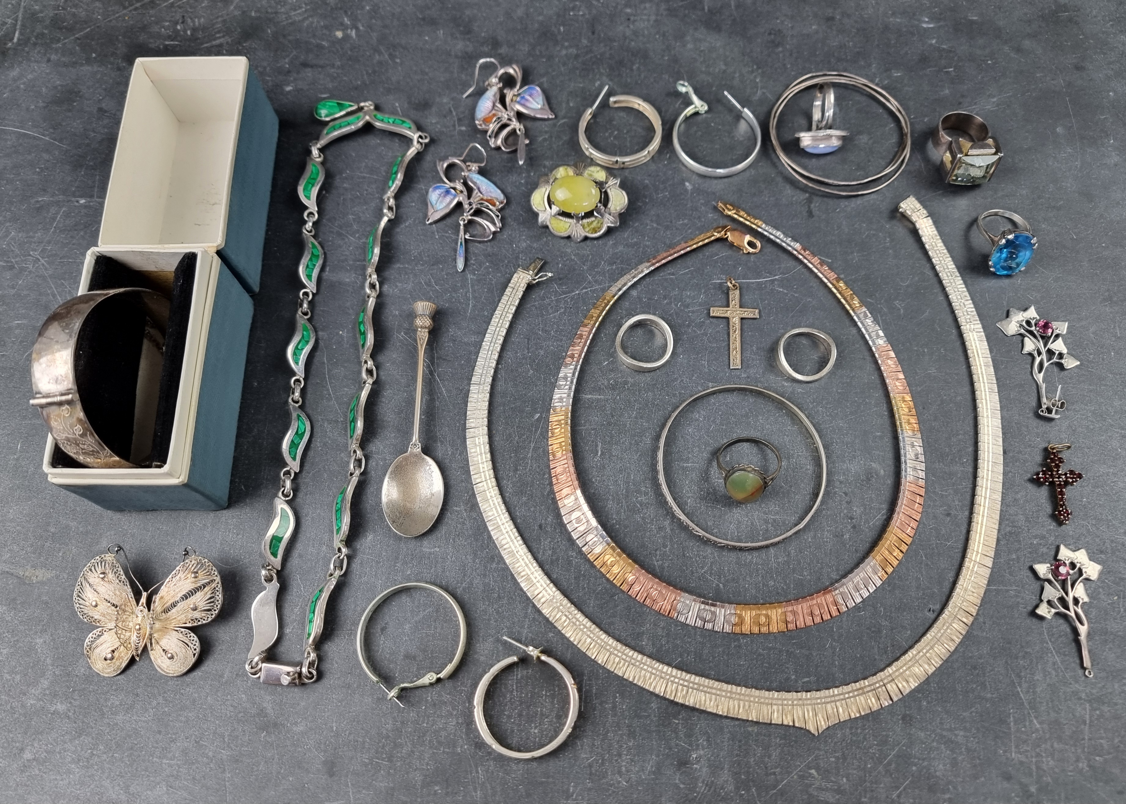 A small quantity of jewellery, stamped '925' and similar; together with a silver hinged bangle.