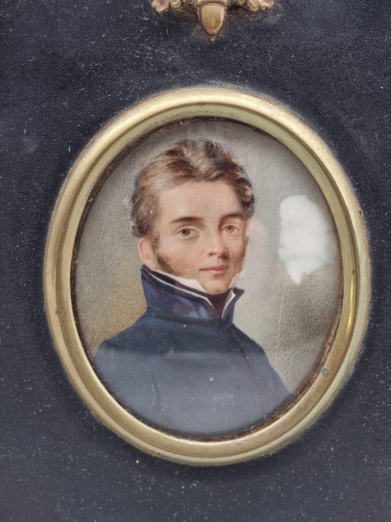 British School, early 19th century, head and shoulders portrait miniature of a gentleman, on - Image 2 of 5