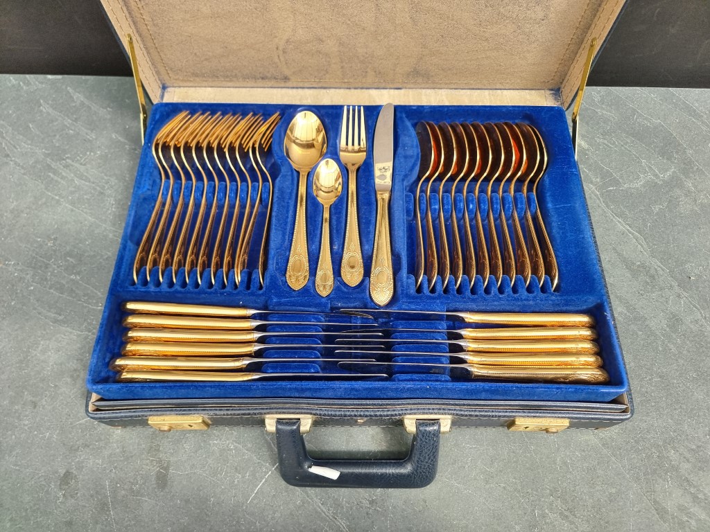 A case of gilt plated cutlery, for eleven, by Bestecke, Solingen. - Image 2 of 2