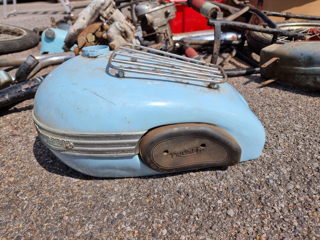 A 1960s Triumph Thunderbird motorcycle, disassembled, (possibly lacking some elements and with - Image 7 of 14