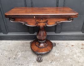 A William IV rosewood pedestal card table, 91cm wide.