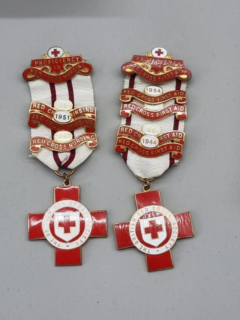 A collection of Red Cross and other similar medals and badges. - Image 4 of 6