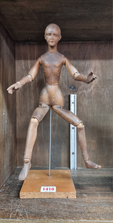 An antique beech artist's lay figure, 33.5cm high.