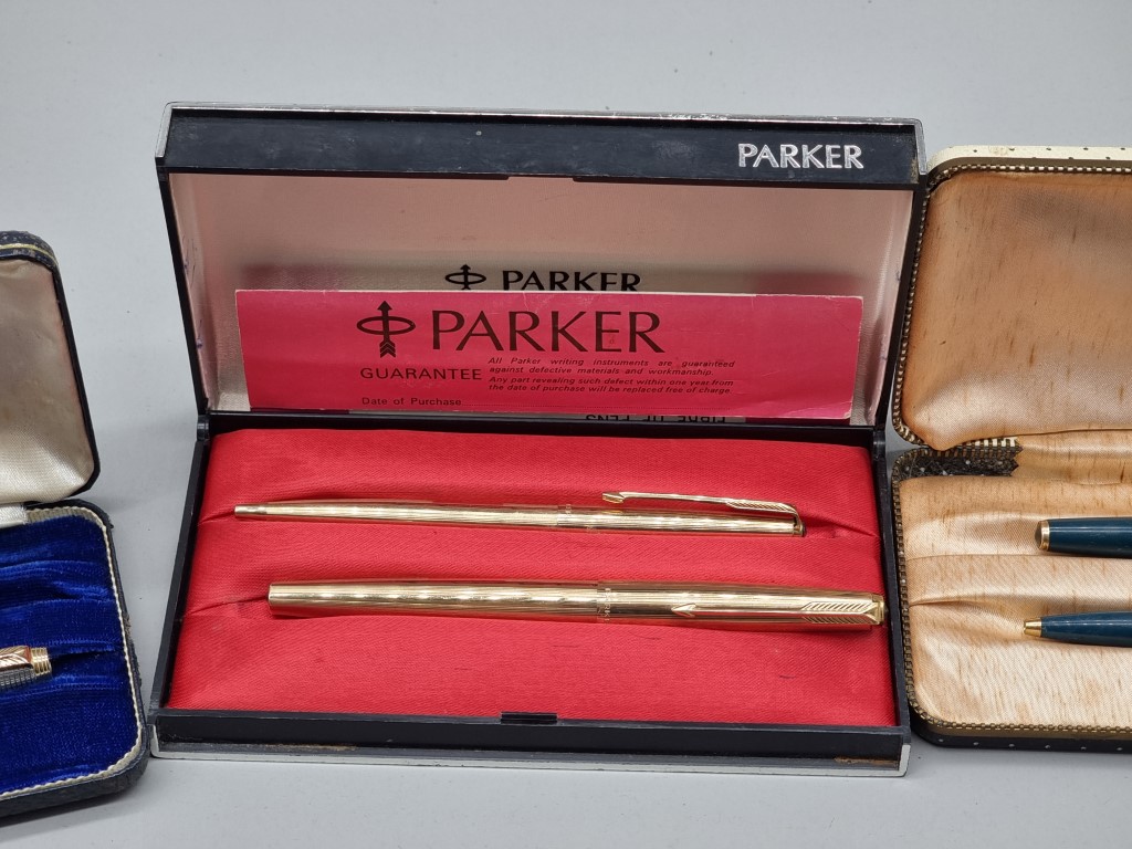 A group of vintage pens, comprising: a cased Parker silver pen set, circa 1964, (s.d. to one); a - Image 4 of 5