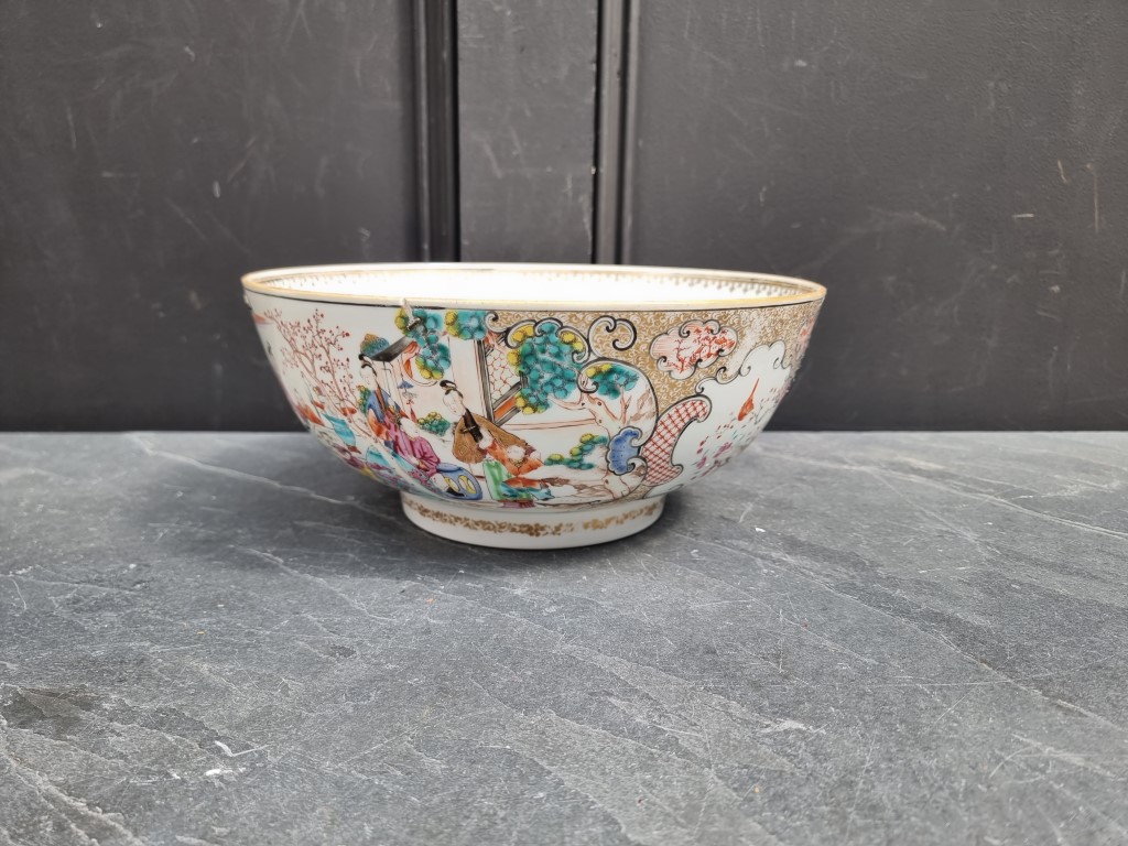 Three Chinese famille rose bowls, largest 34cm diameter; together with another Kangxi famille - Bild 7 aus 22