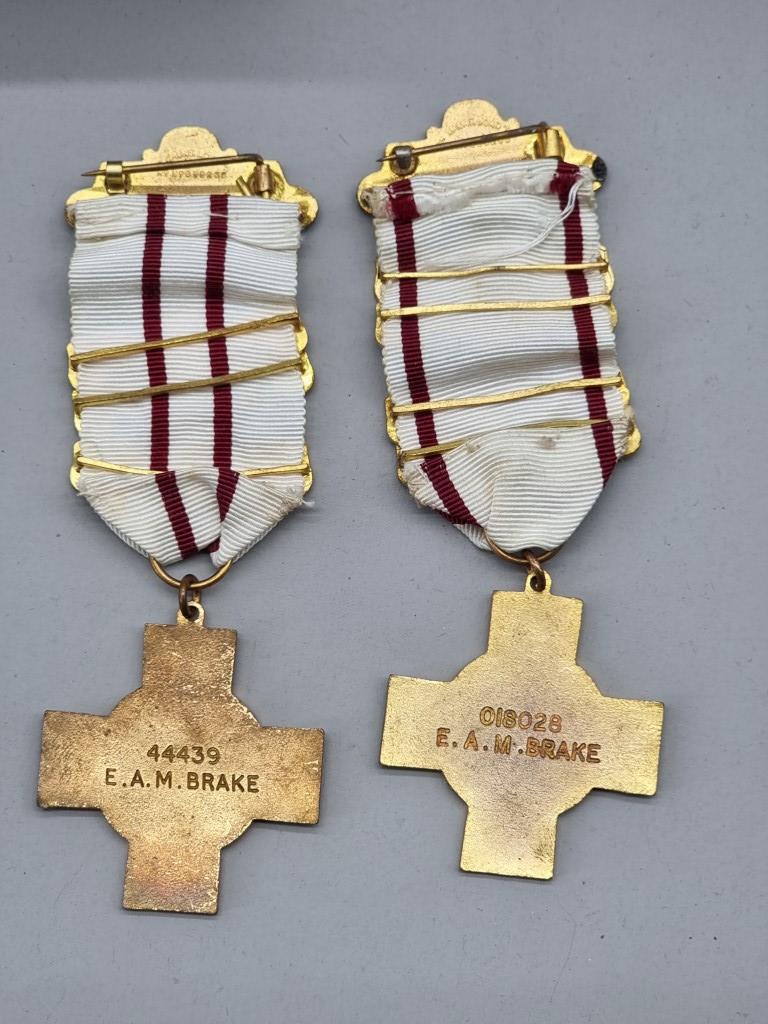 A collection of Red Cross and other similar medals and badges. - Image 5 of 6