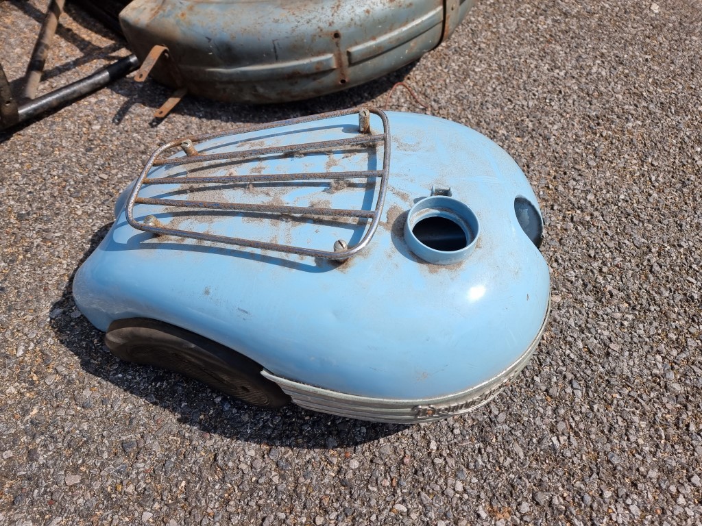 A 1960s Triumph Thunderbird motorcycle, disassembled, (possibly lacking some elements and with - Image 9 of 14