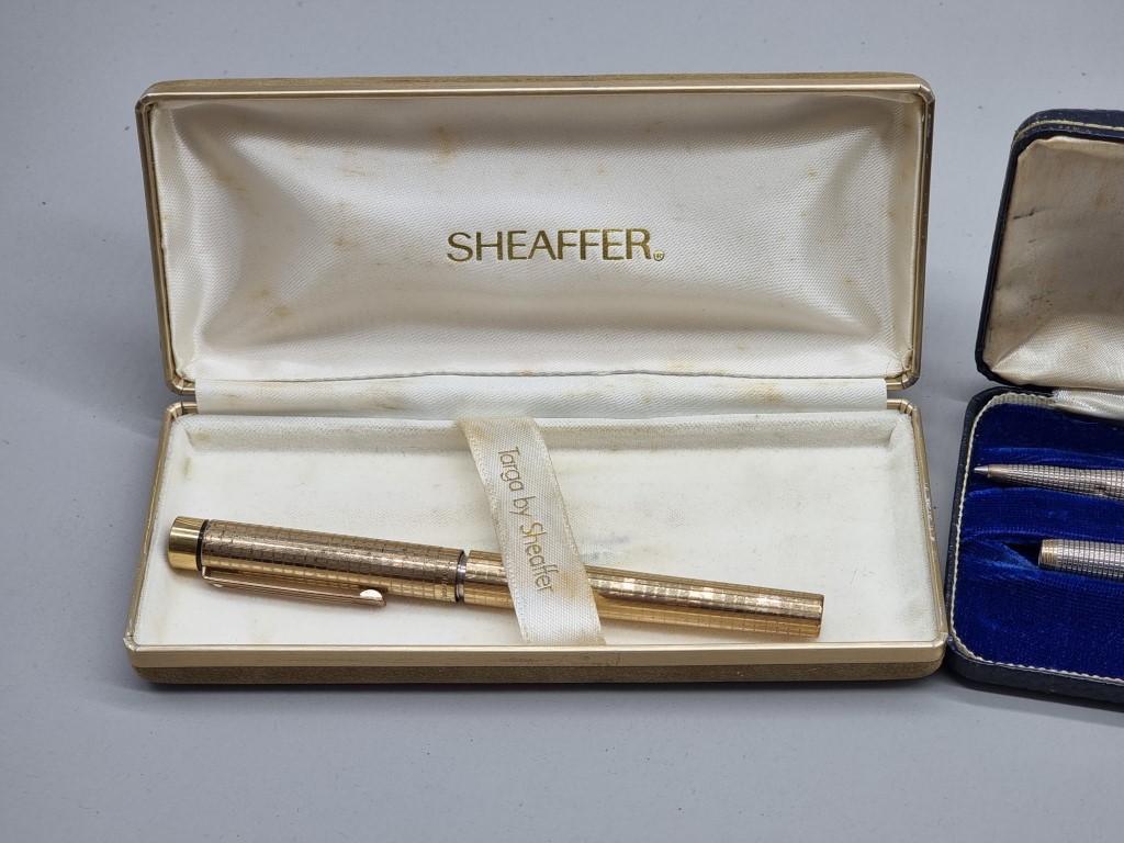 A group of vintage pens, comprising: a cased Parker silver pen set, circa 1964, (s.d. to one); a - Image 2 of 5