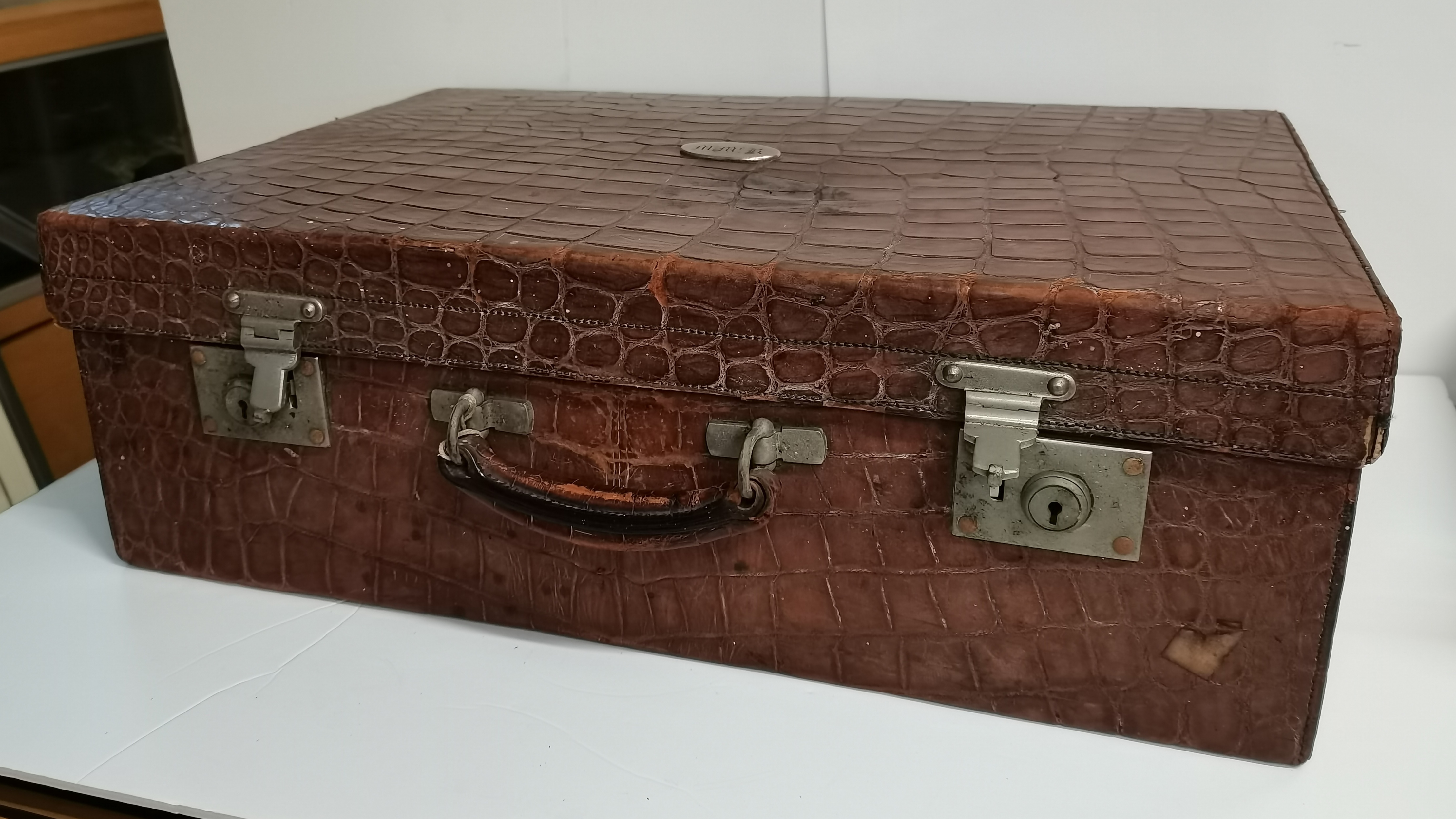 Antique Crocodile leather dressing case - Image 2 of 4