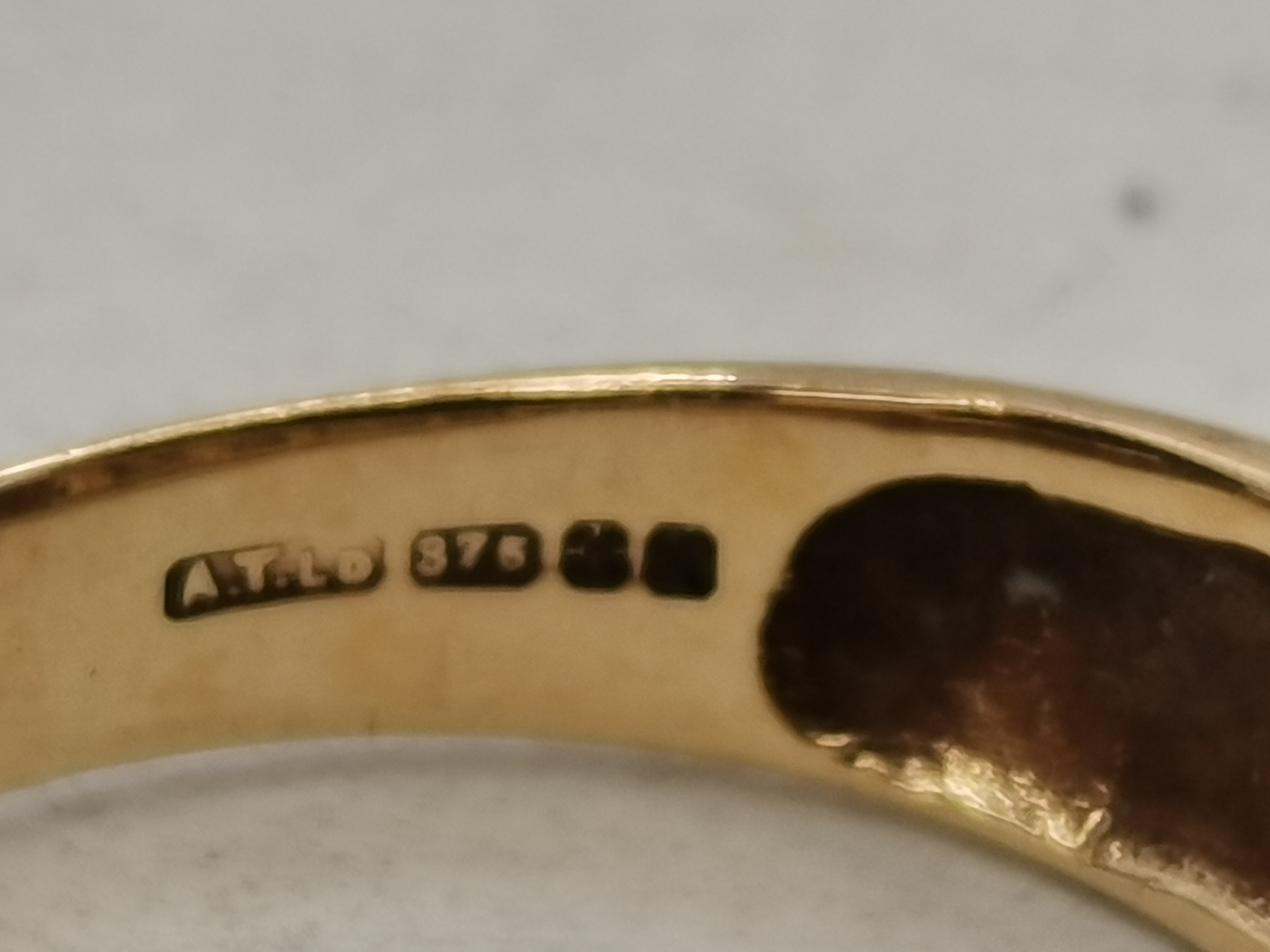 Two 9 carat gold rings - Image 3 of 6