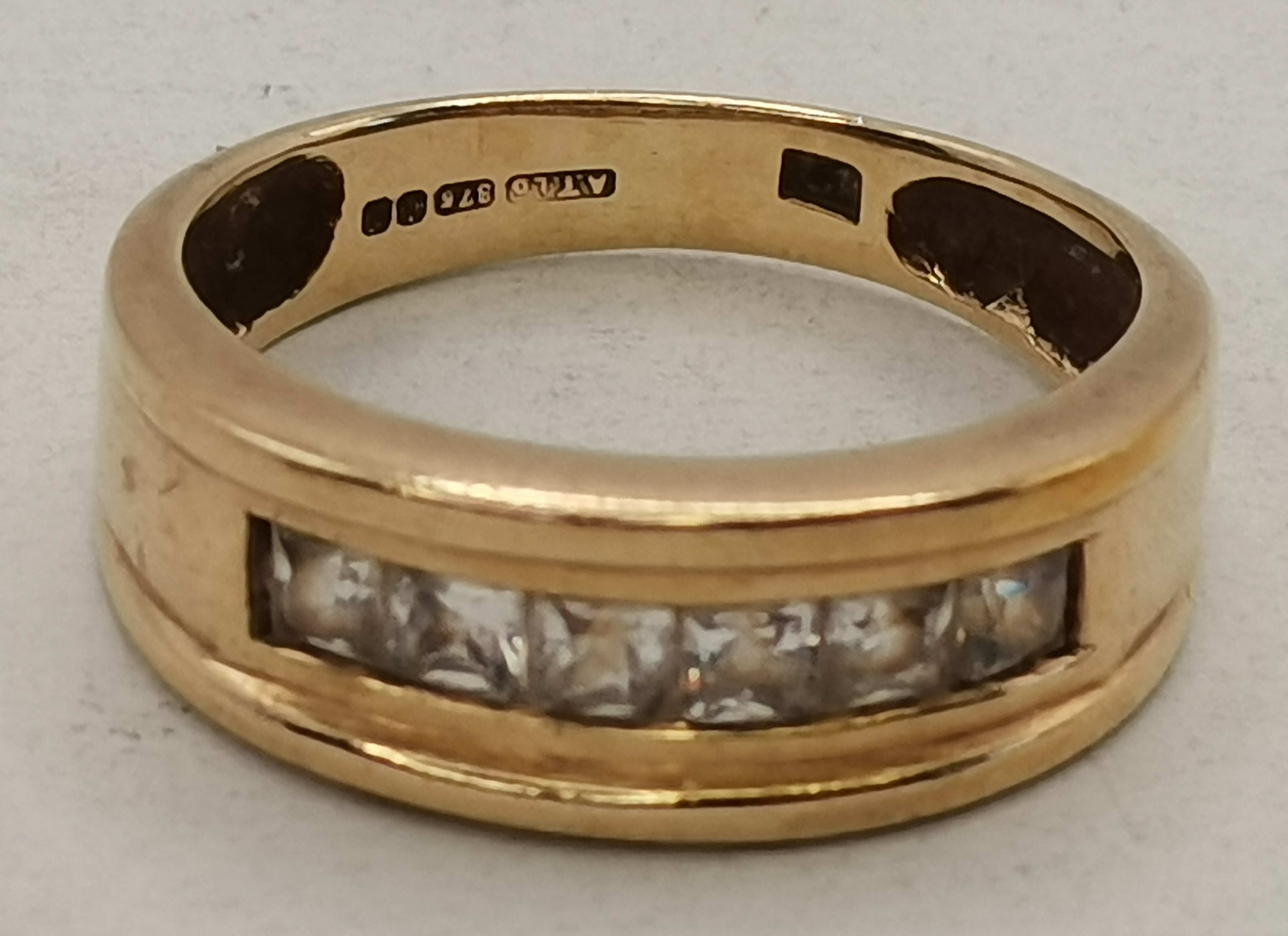 Two 9 carat gold rings - Image 2 of 6