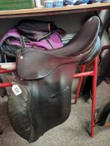 x2 16.5" medium fit saddle