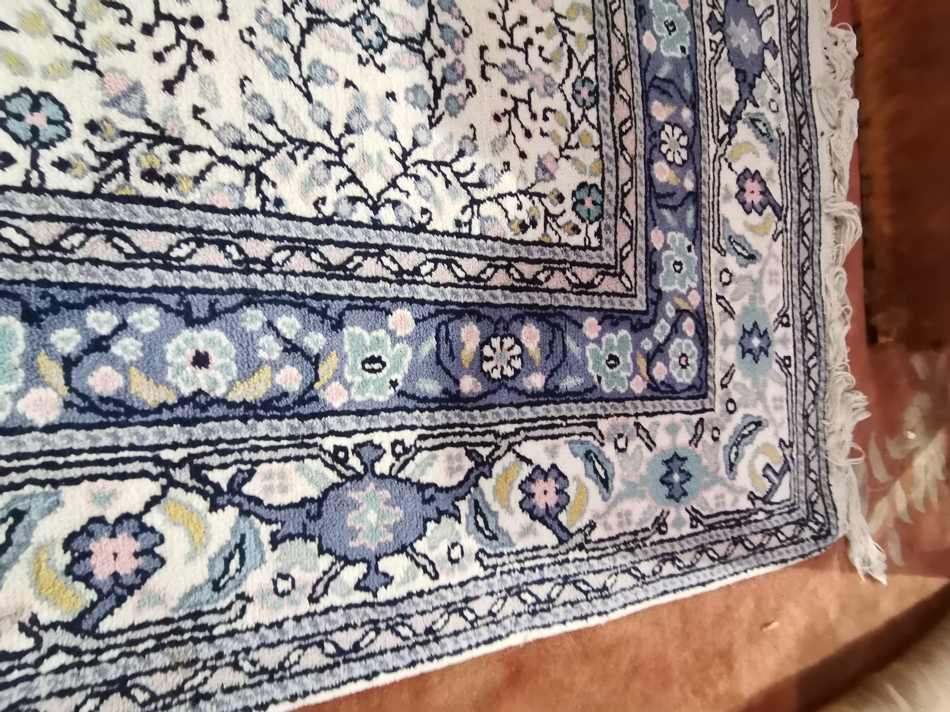 Large Blue and cream rug - Image 2 of 2