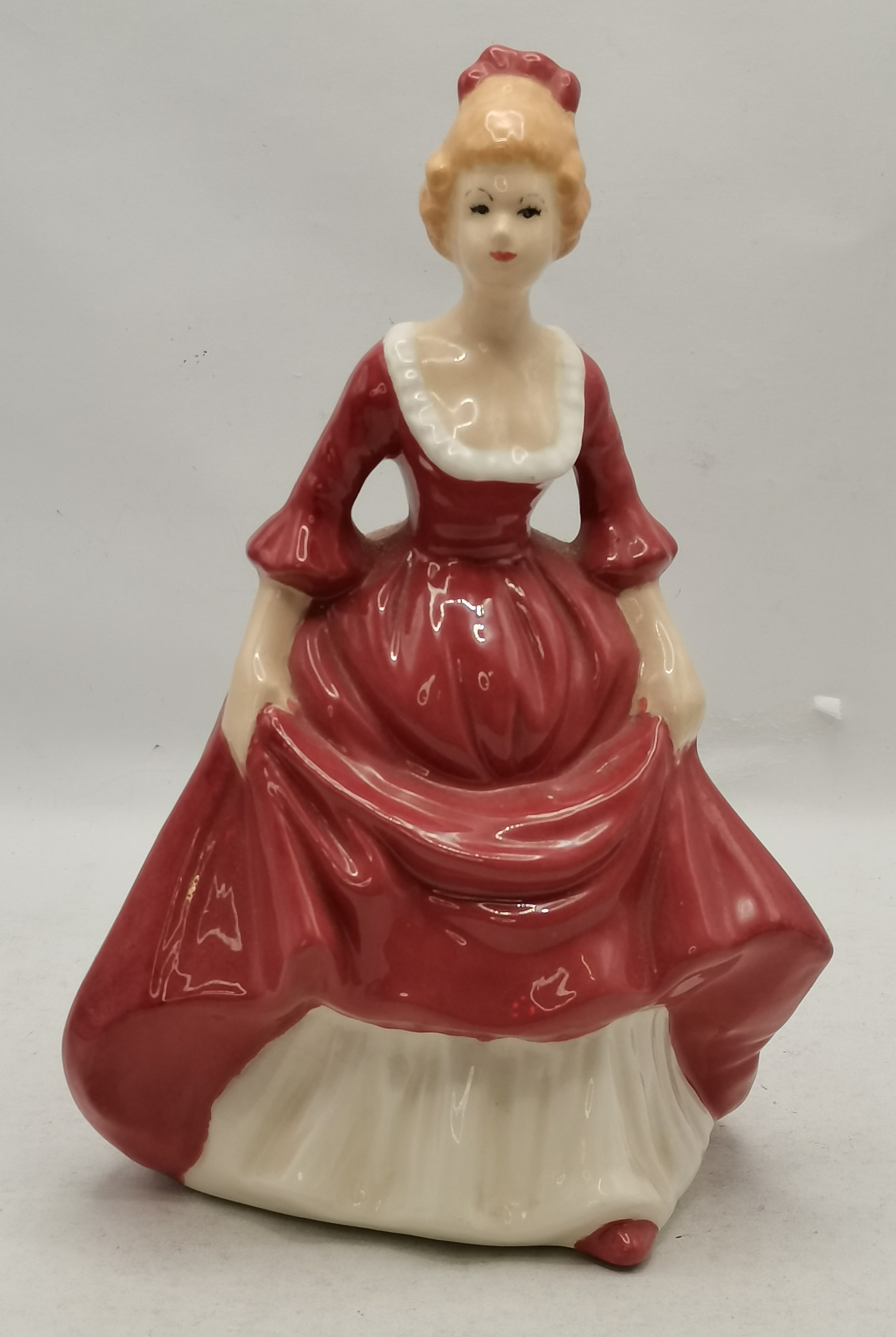 4 x Royal Doulton lady figures plus one lady figure - Image 11 of 11