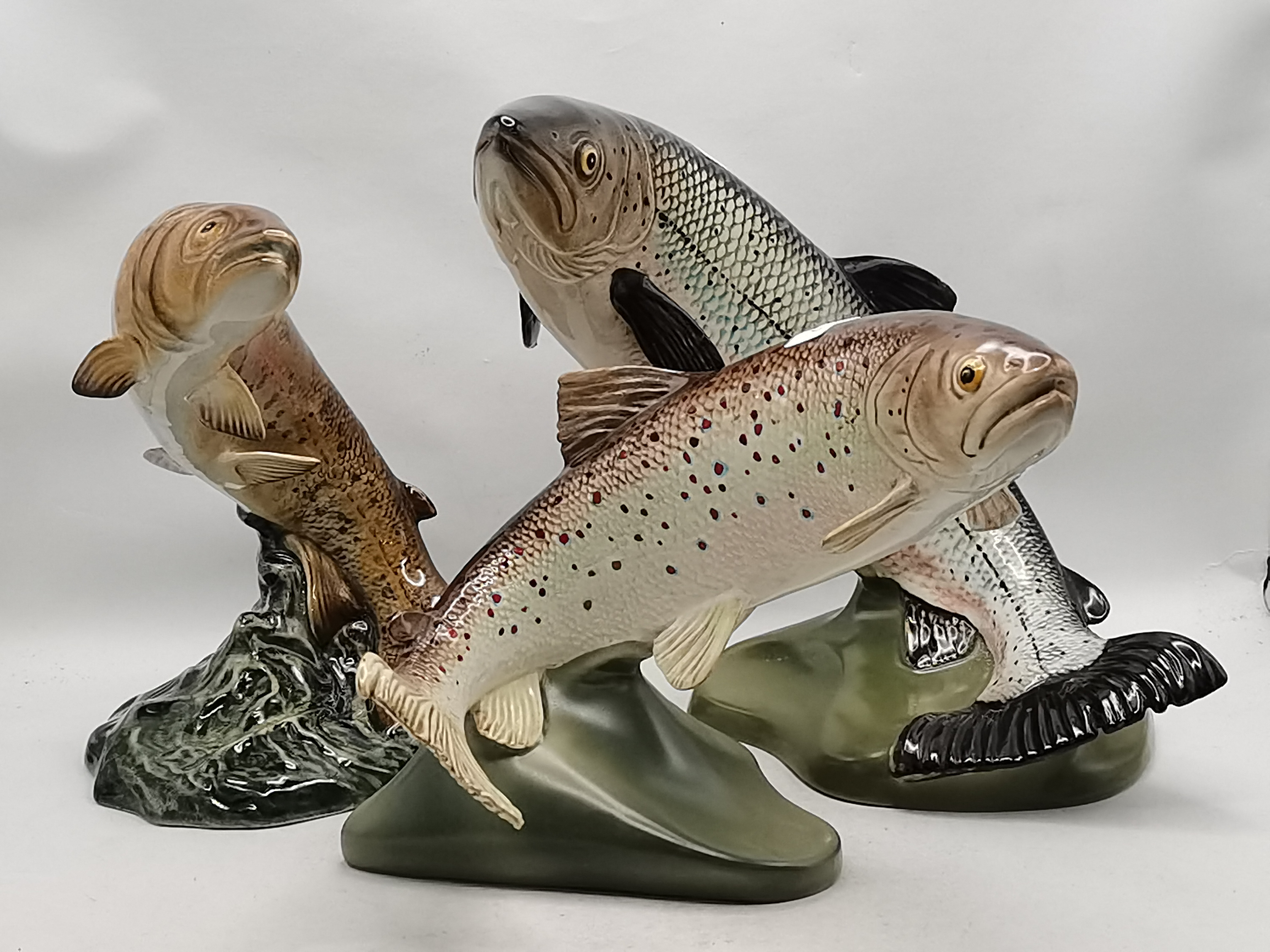 x3 Beswick Fish