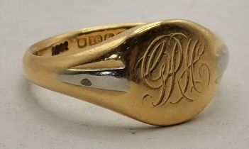 An 18 carat gold signet ring