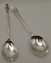 Two Edwardian silver spoons, Apostle top and Trefid