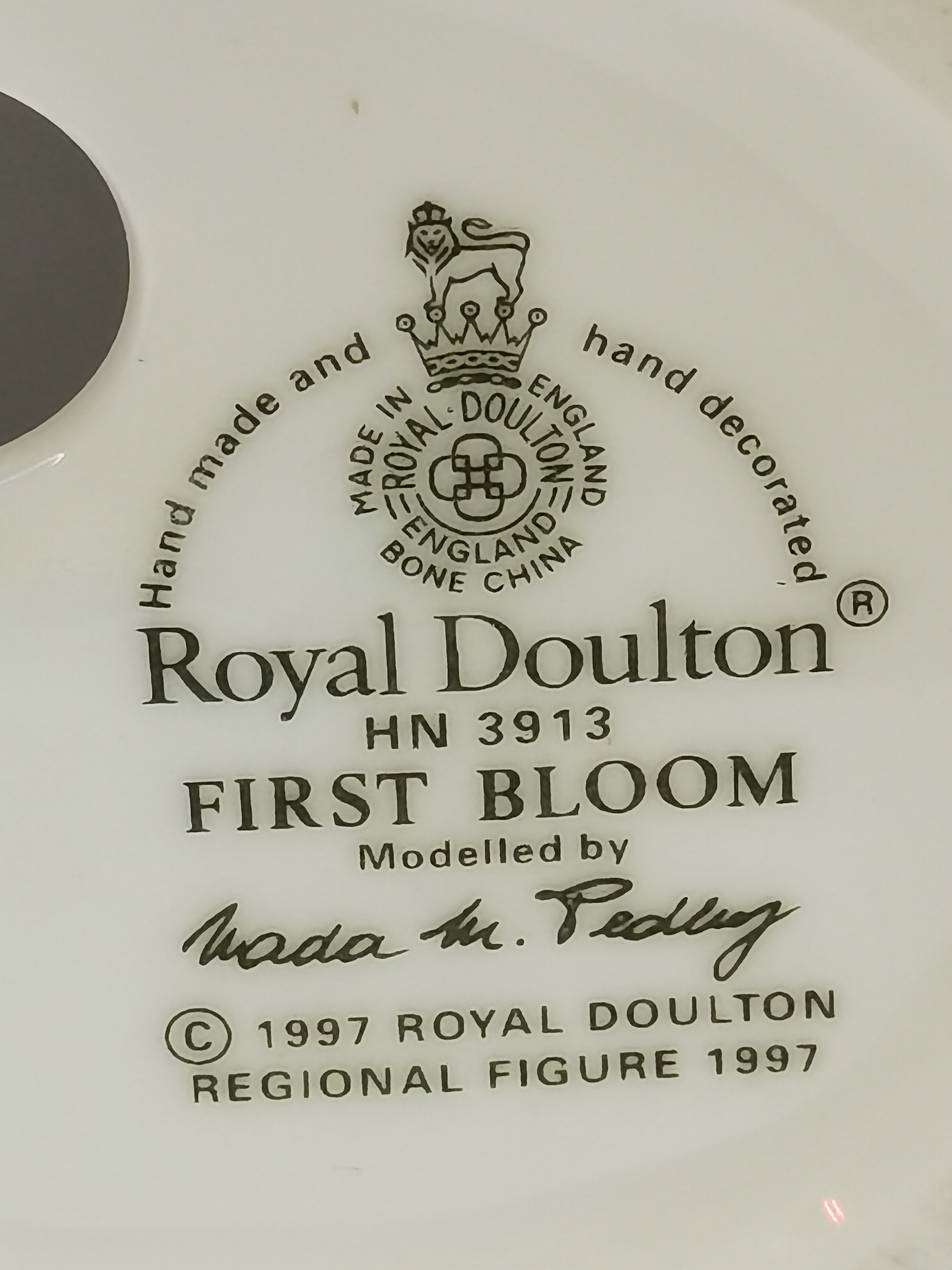 4 x Royal Doulton lady figures plus one lady figure - Image 3 of 11