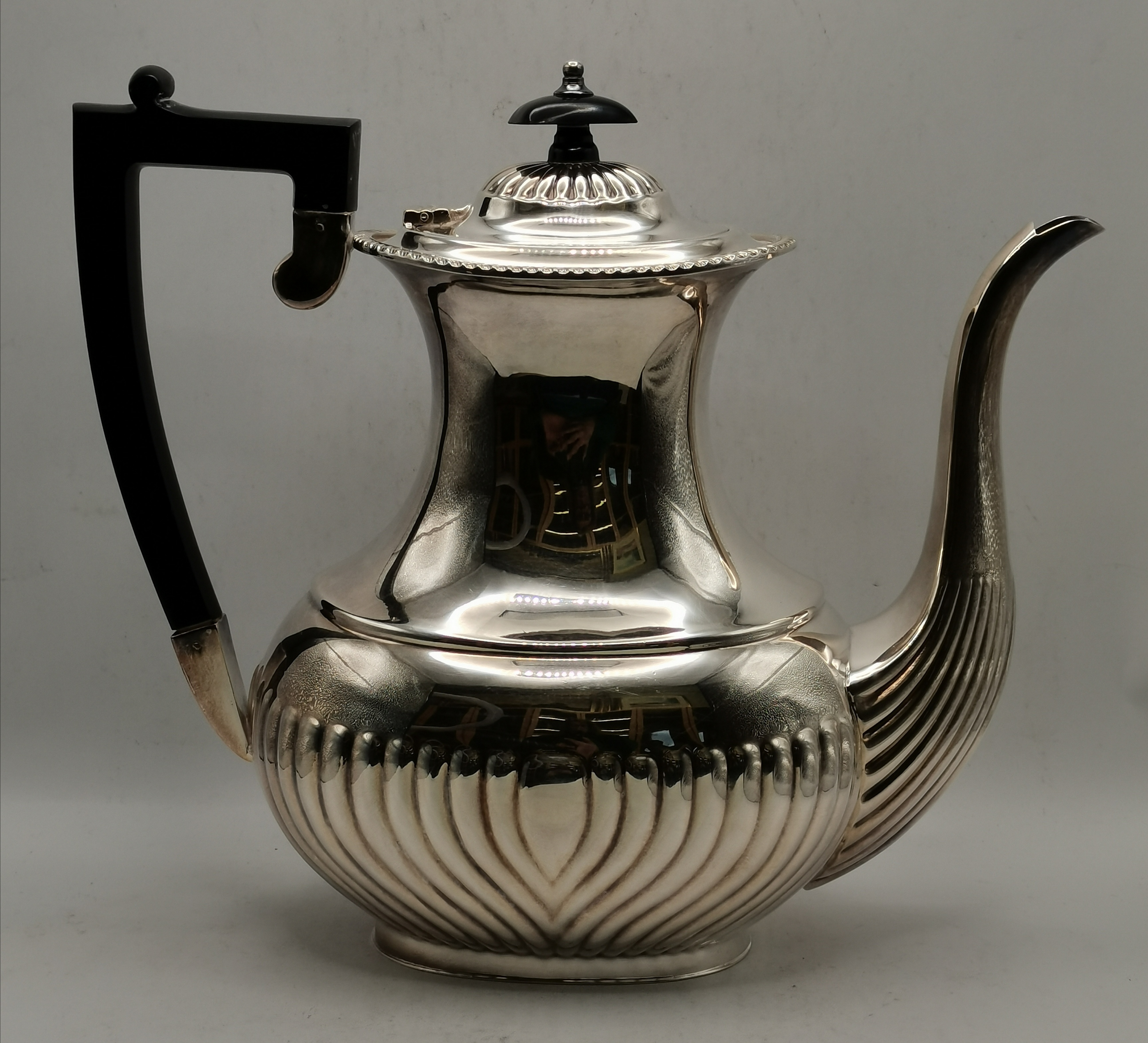 A silver-plated four-piece tea and coffee service - Image 2 of 5