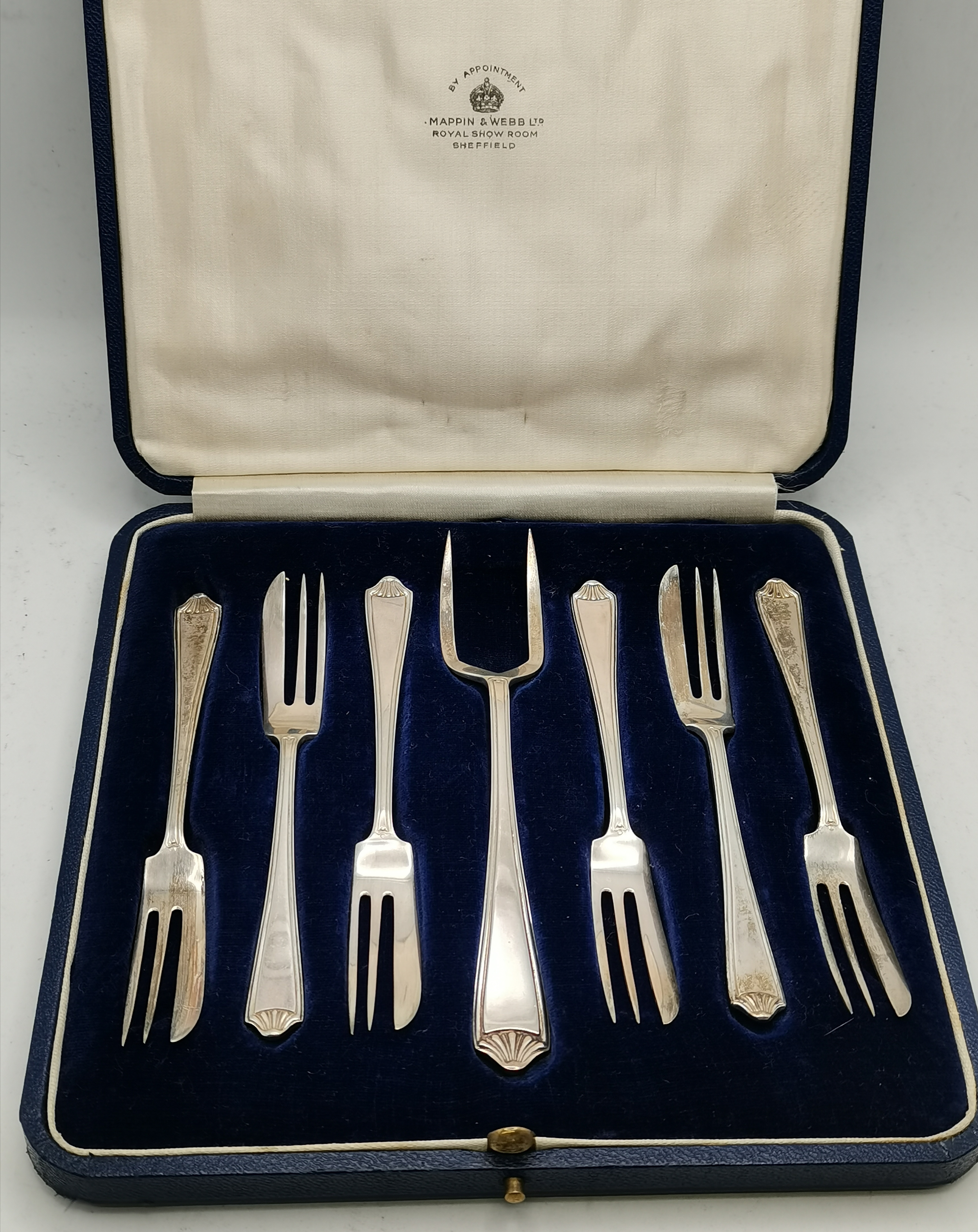 A collection of silver and silver-plated flatware, 20th Century - Image 4 of 11