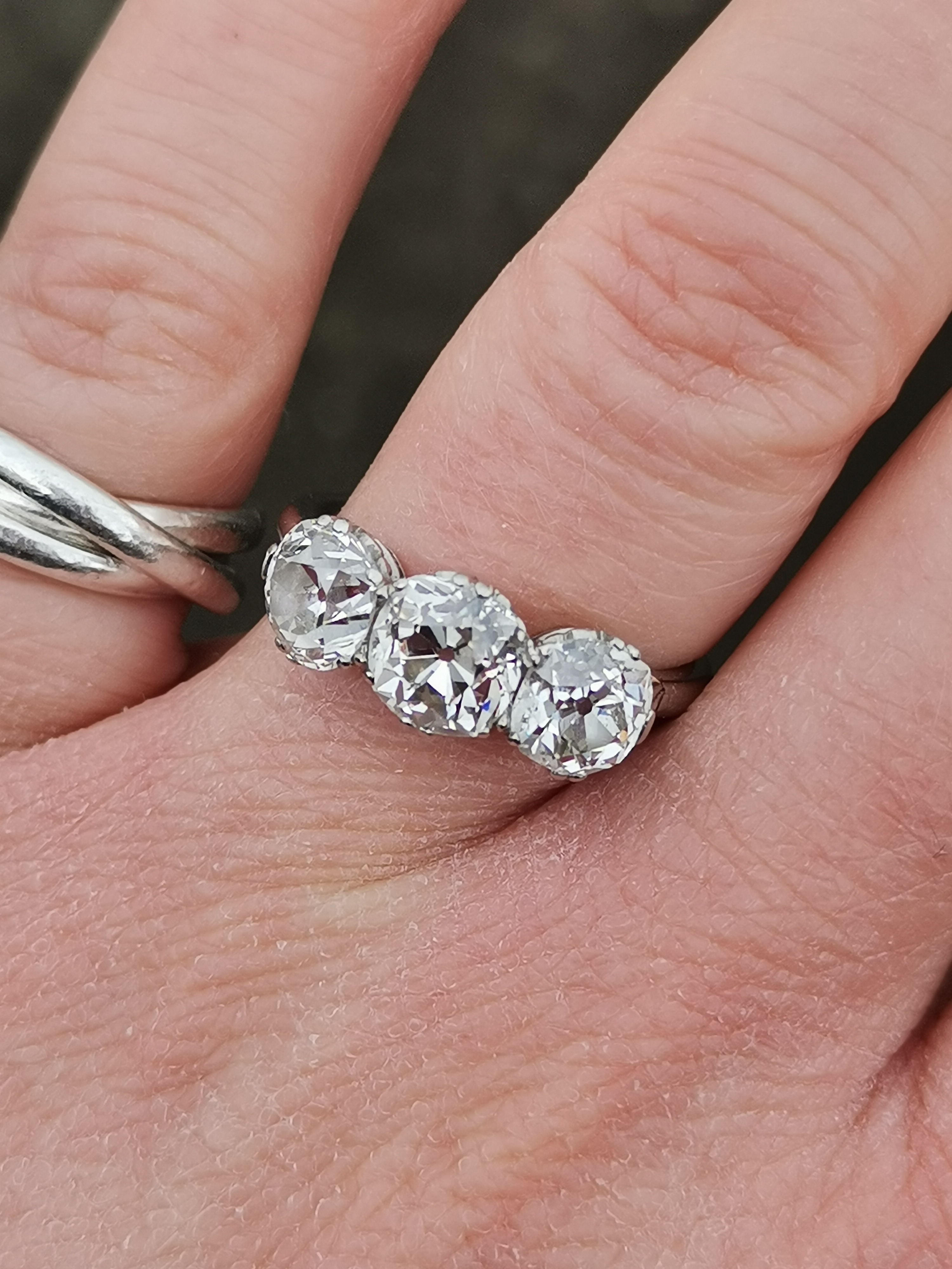 An impressive platinum three-stone diamond ring - Image 7 of 7