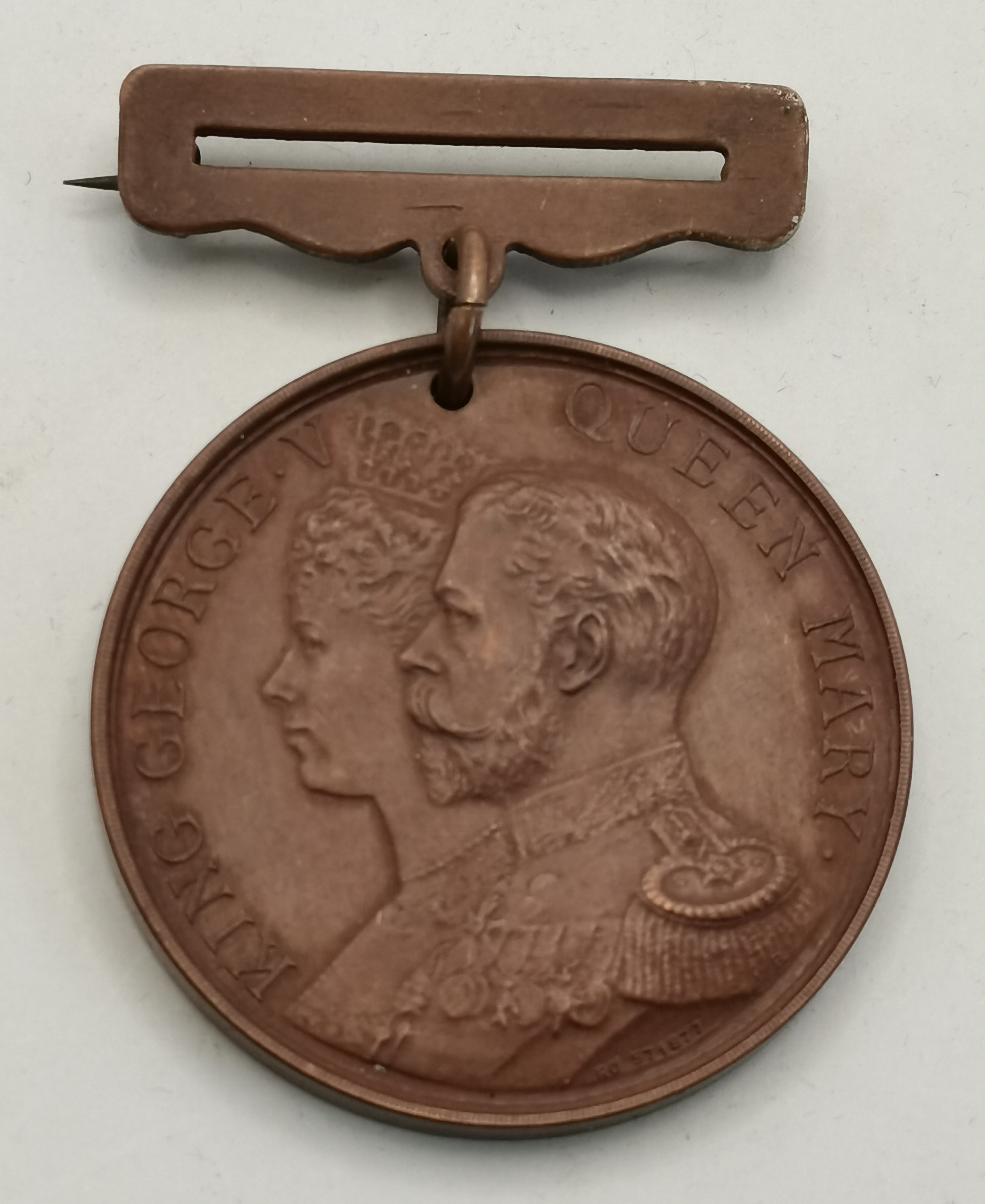 Boxed White metal commemorative Medal Victoria and x2 York Minster Comm. Medals - Image 5 of 9