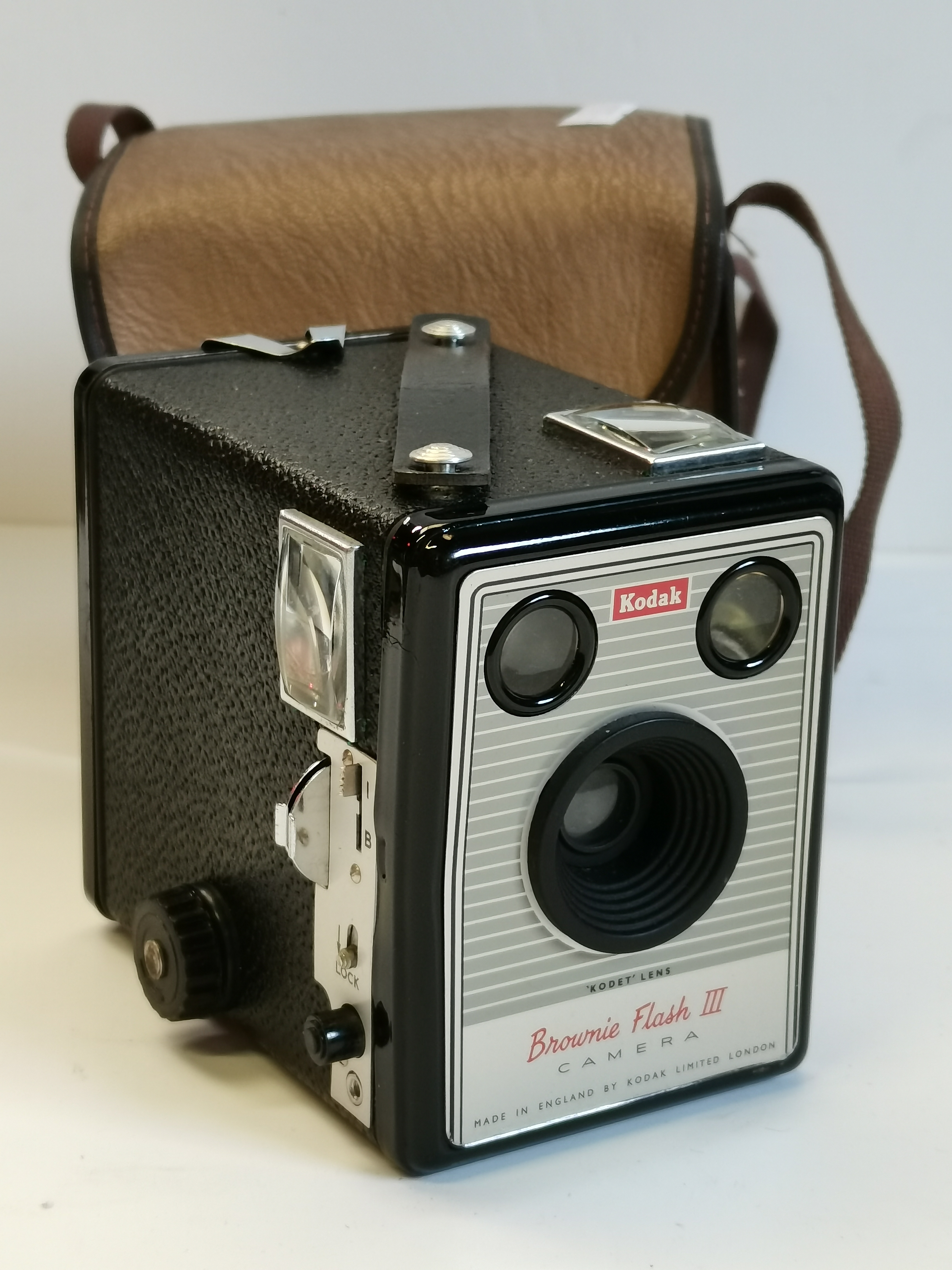 Ikonta camera, Kodak Brownie Flash III camera and binoculars all in original cases - Image 3 of 4