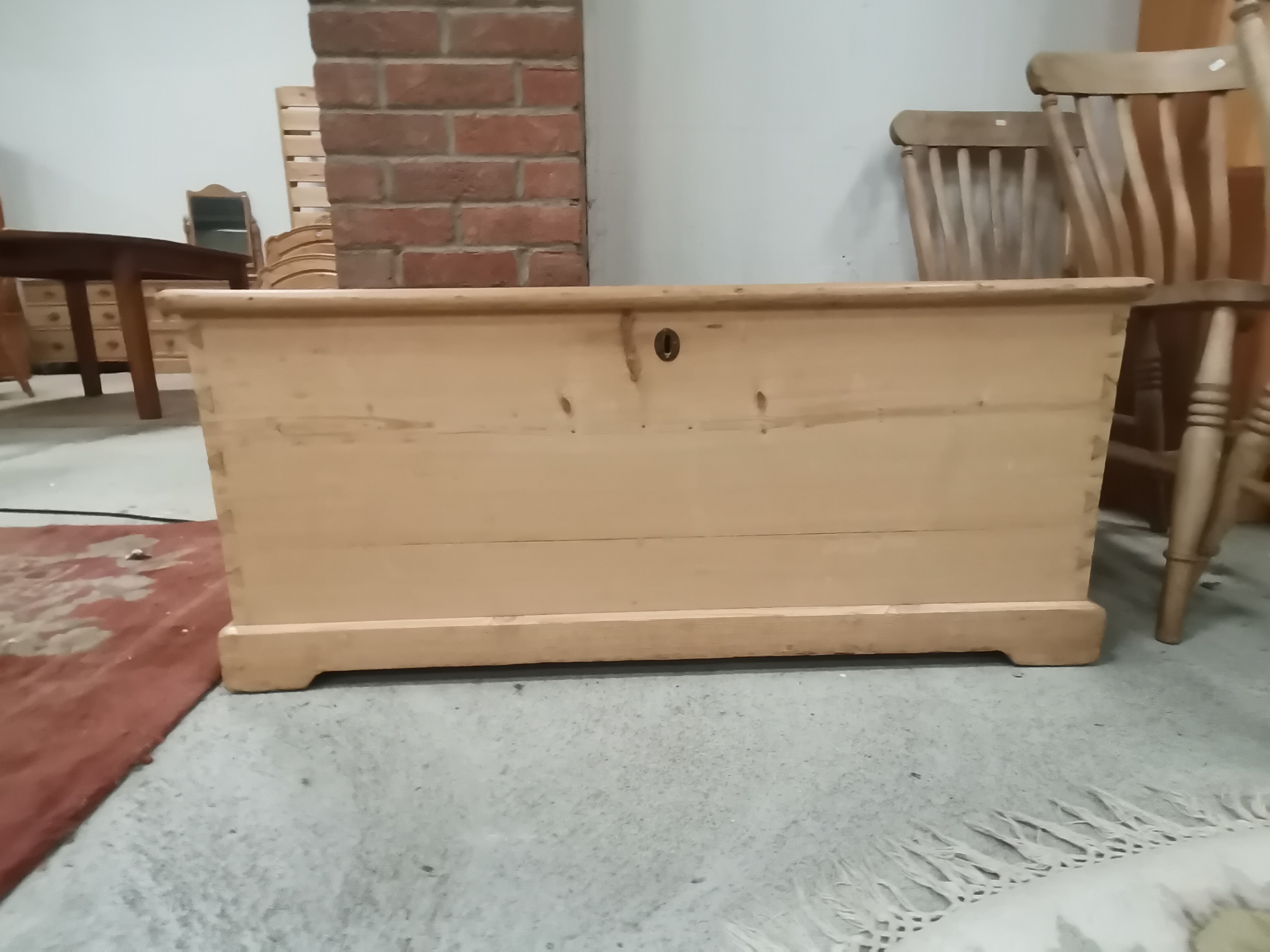 Pine blanket box