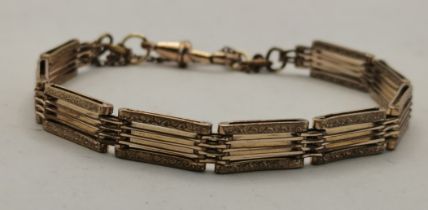 A pinchbeck gate link bracelet, late 19th/early 20th Century
