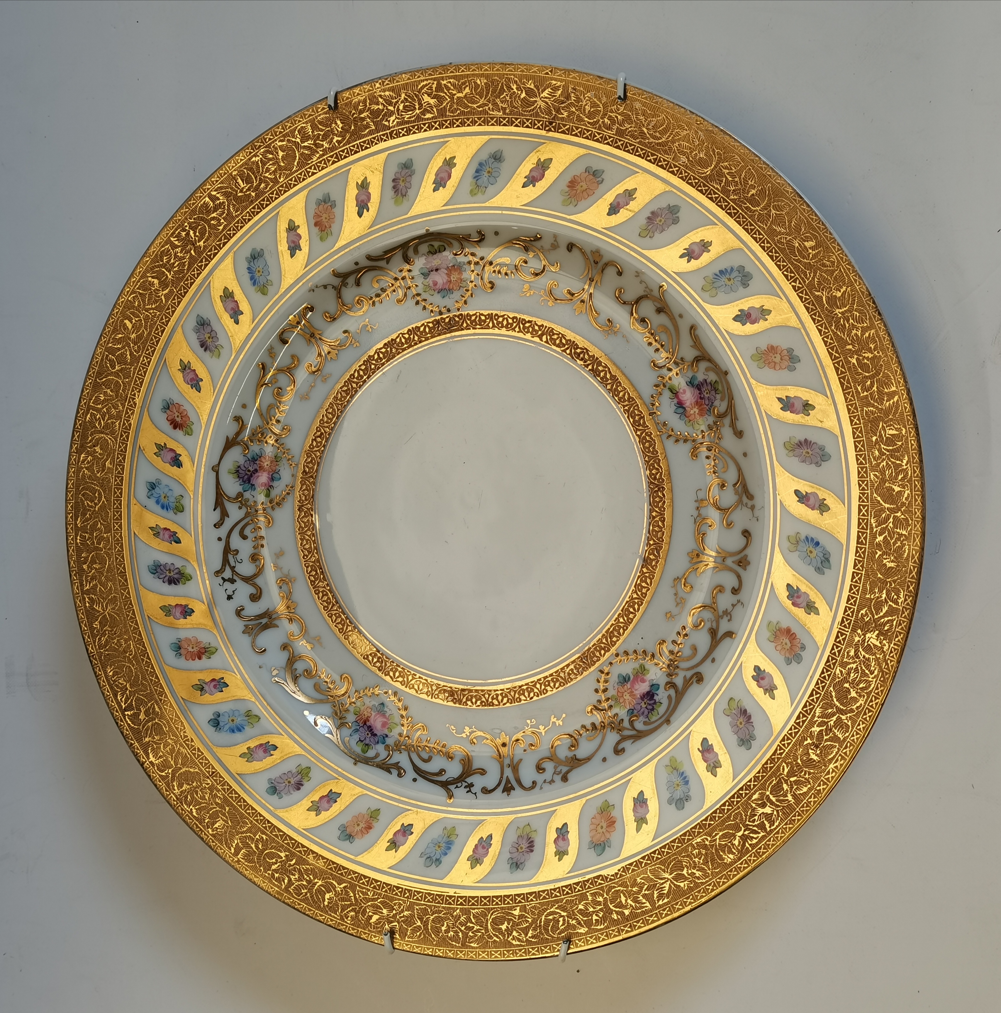 A large Royal Worcester bowl, and an Alt Konstan cabinet plate - Image 4 of 5