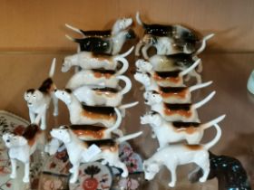13 x Beswick and 5 x unmarked hounds