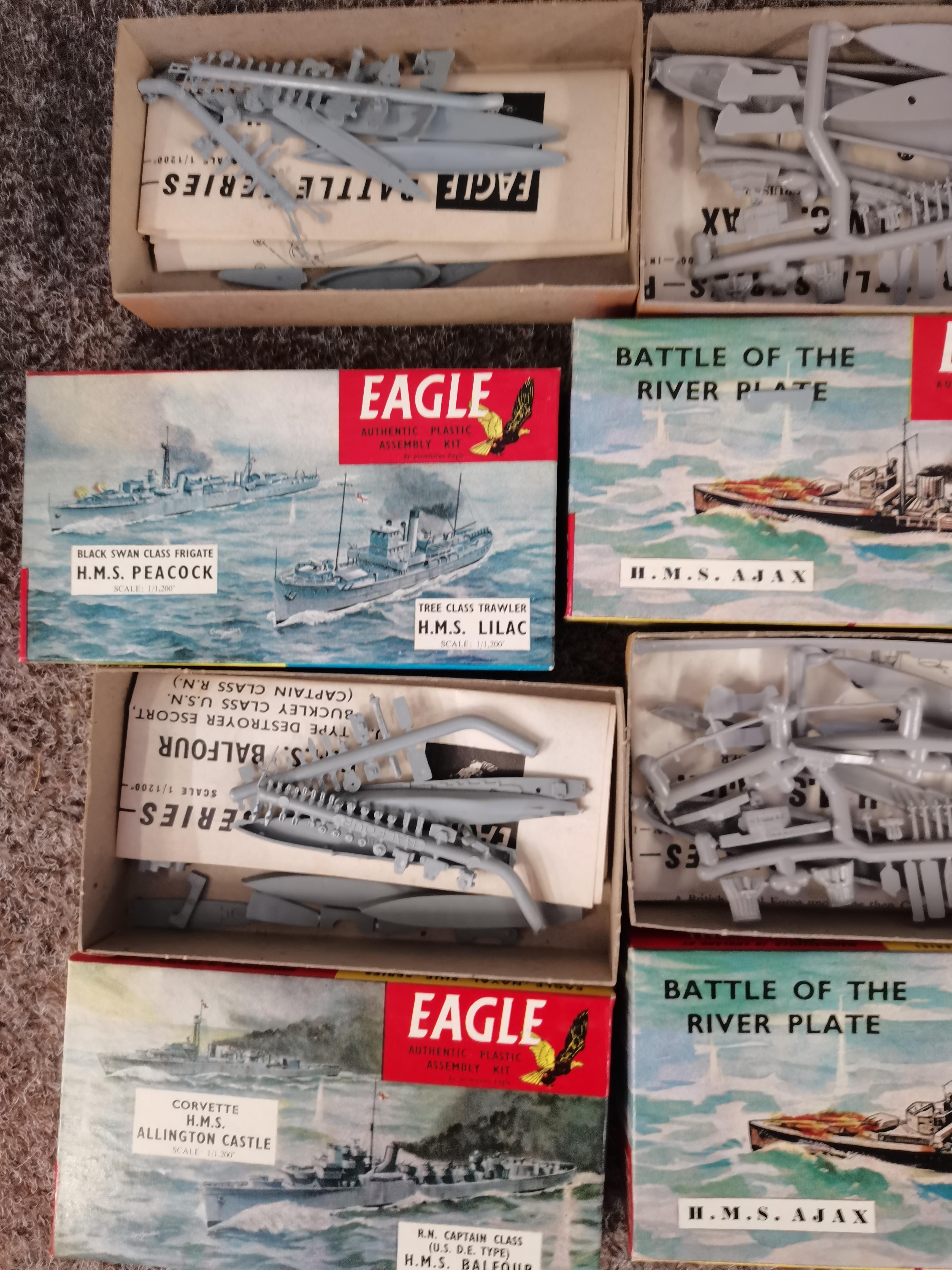 40+ Vintage boxed Eagle kits of Battleships Circa 1960s. - Image 3 of 3