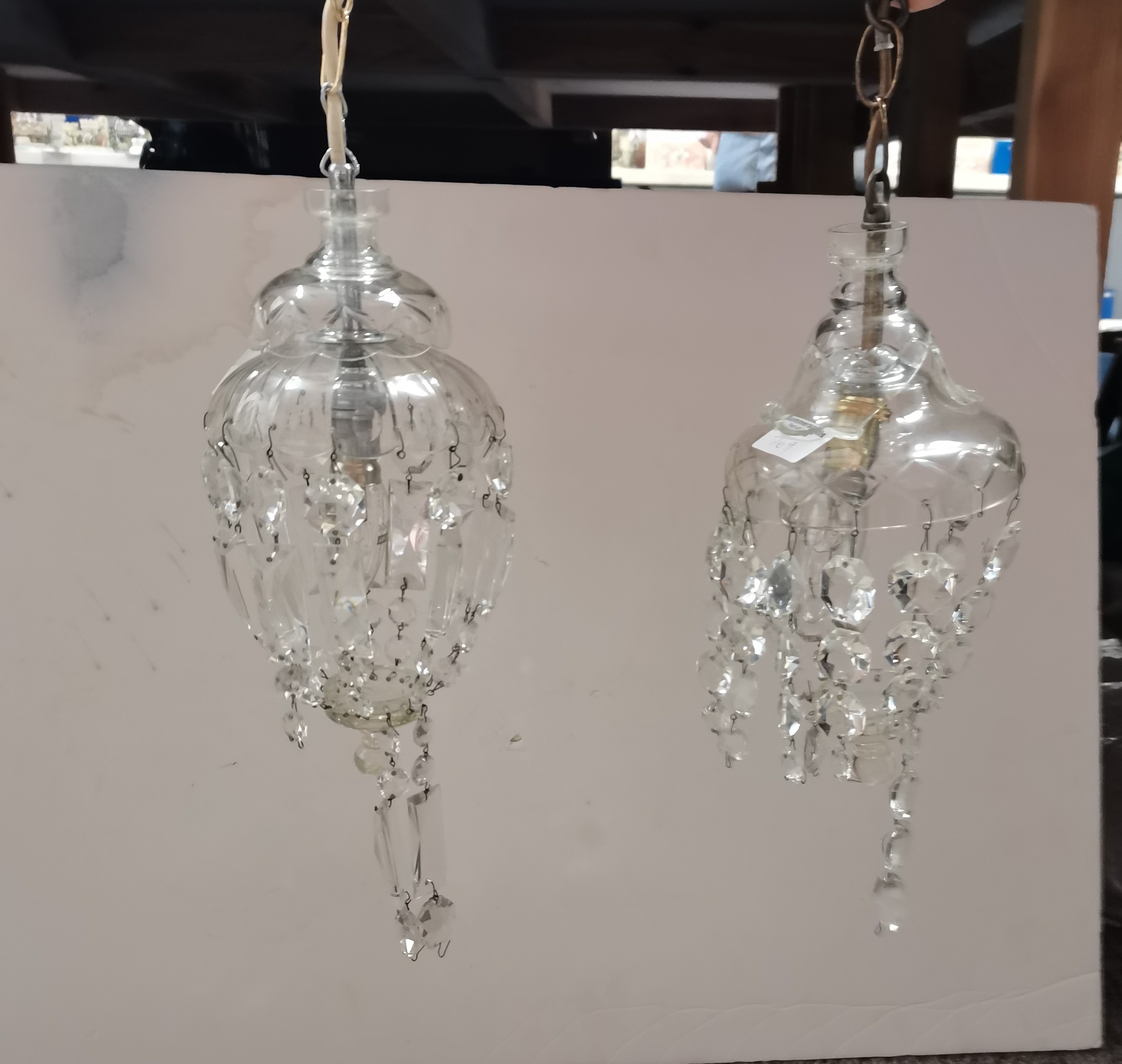 Pair of small glass chandeliers - Image 4 of 4