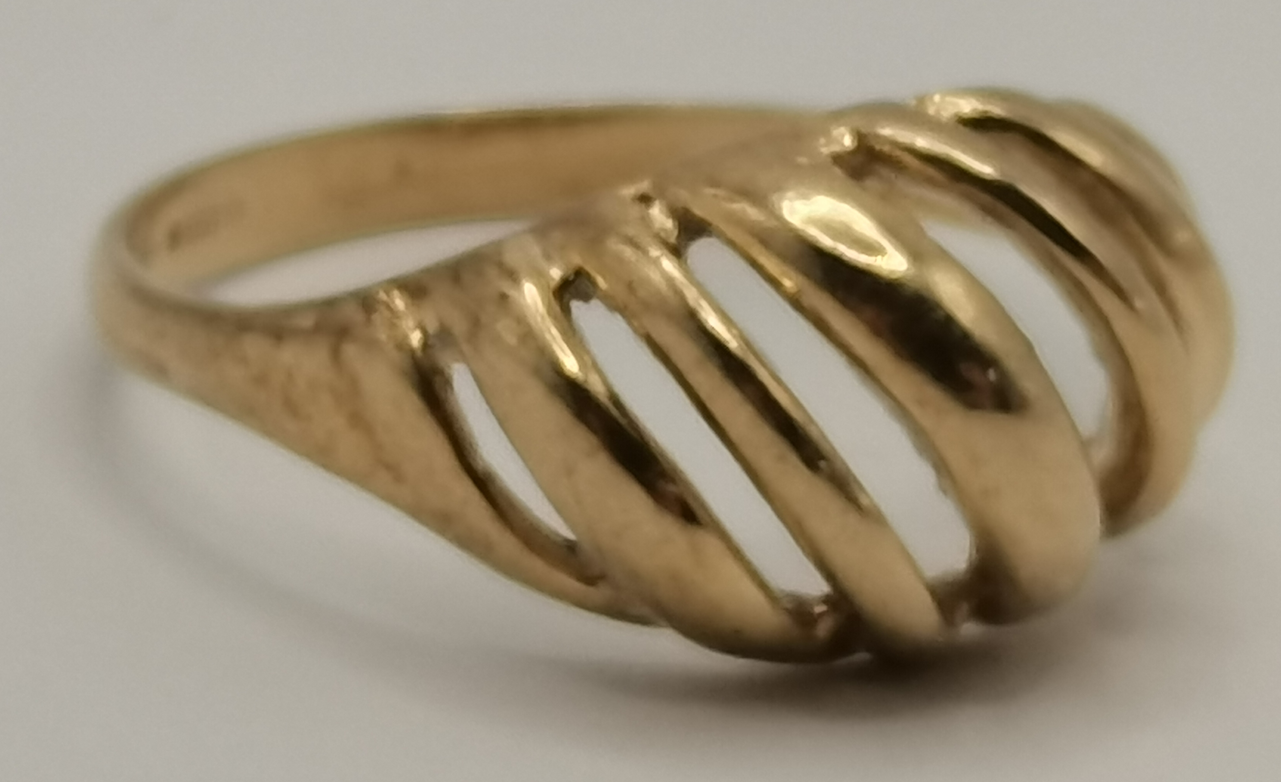 Two 9 carat gold rings - Image 7 of 9