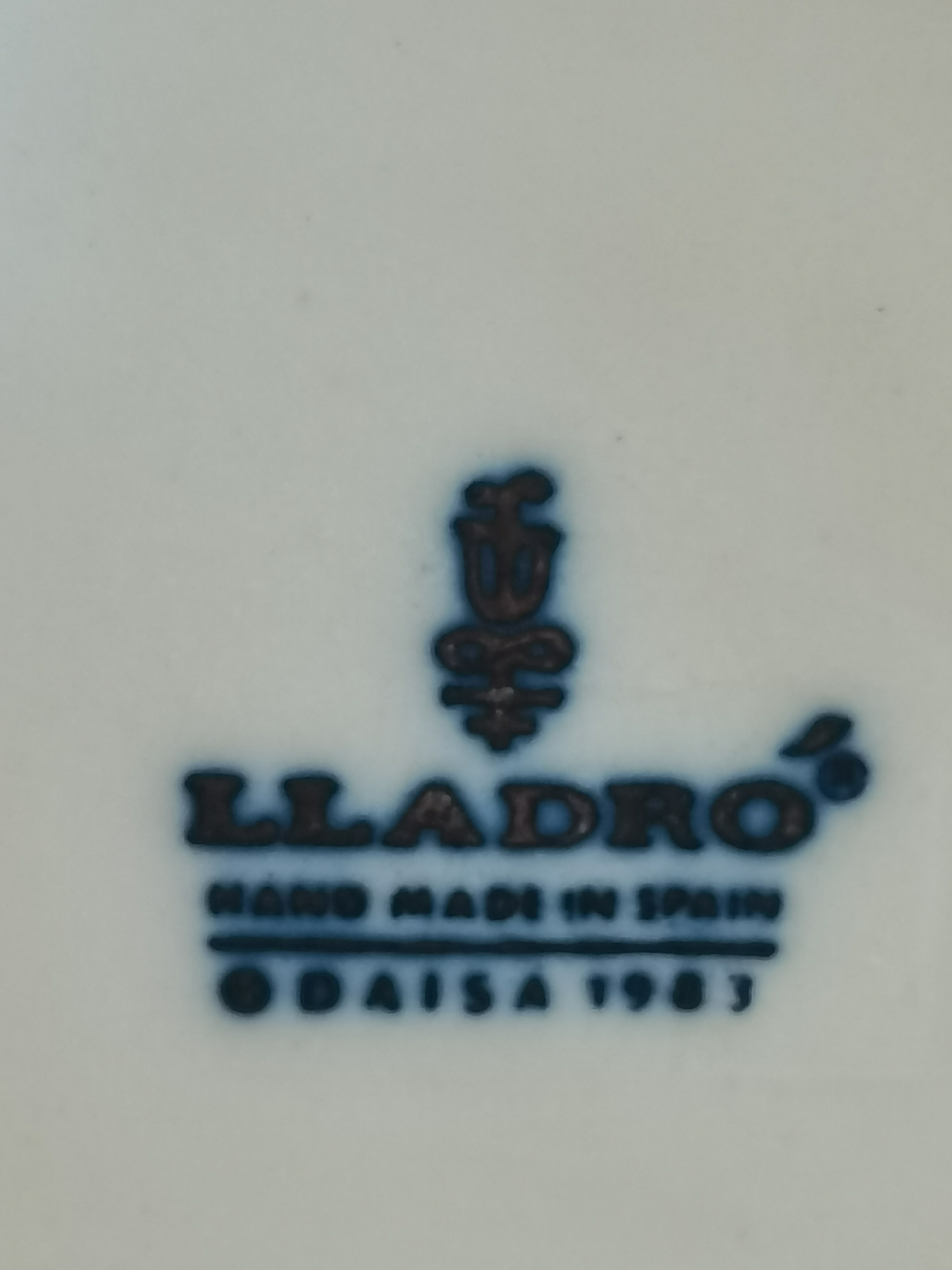 4 x Nao/ Lladro figures plus a Yardley soap dish - Image 5 of 12