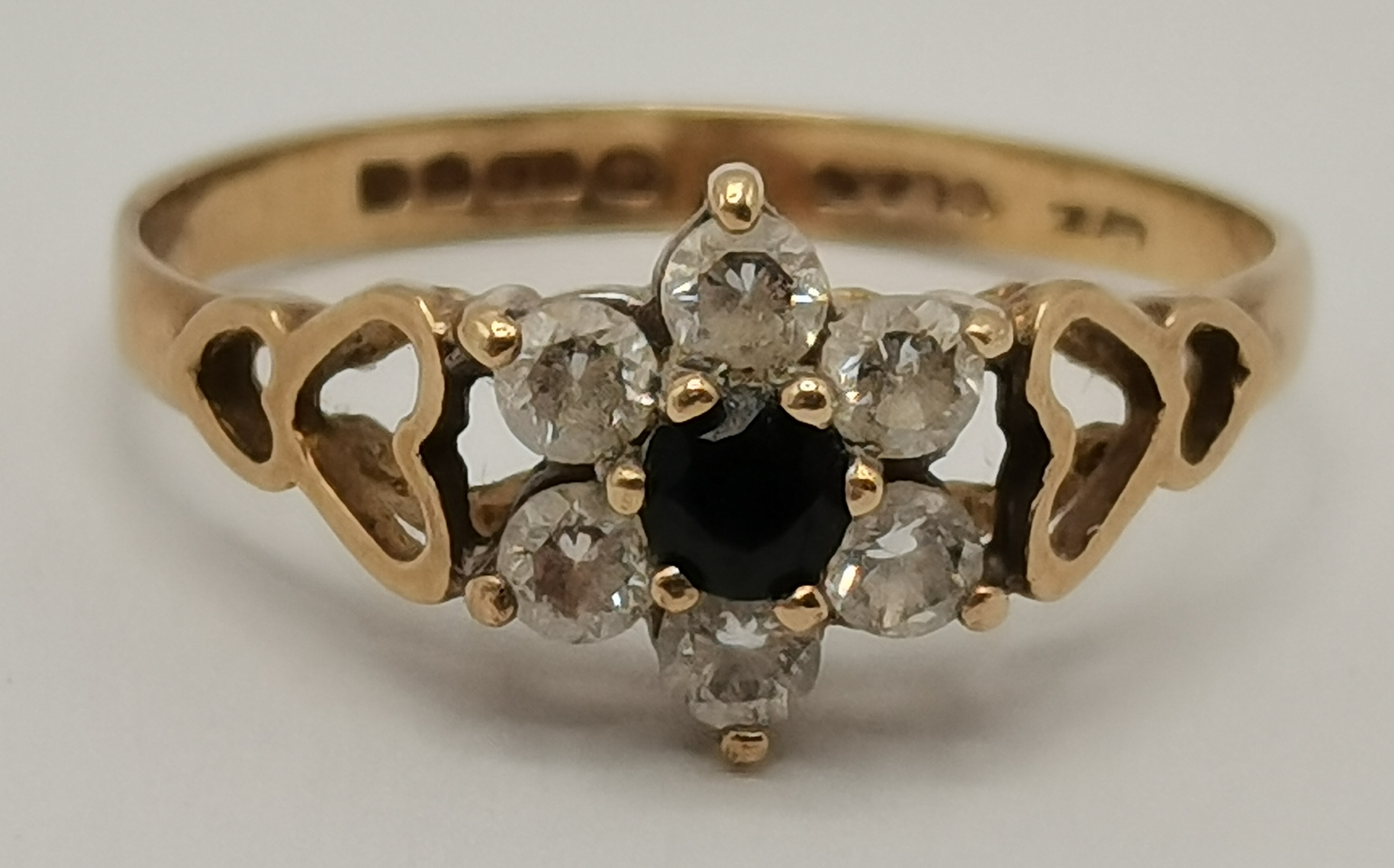 A 9 carat gold cluster ring, and another ring - Image 5 of 8