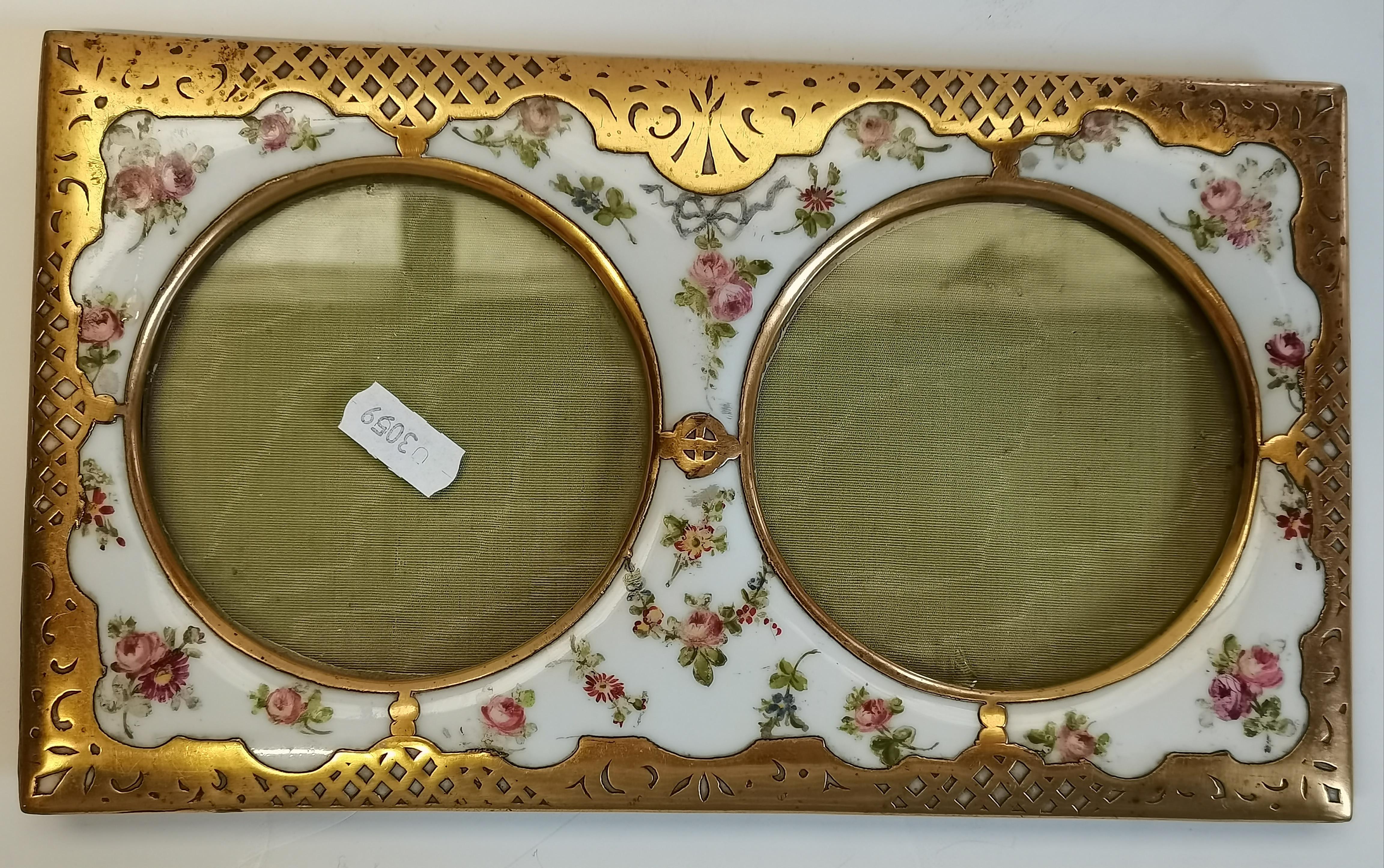 A Coalport cabinet plate, and a French porcelain and gilt-metal twin photograph frame - Image 2 of 4