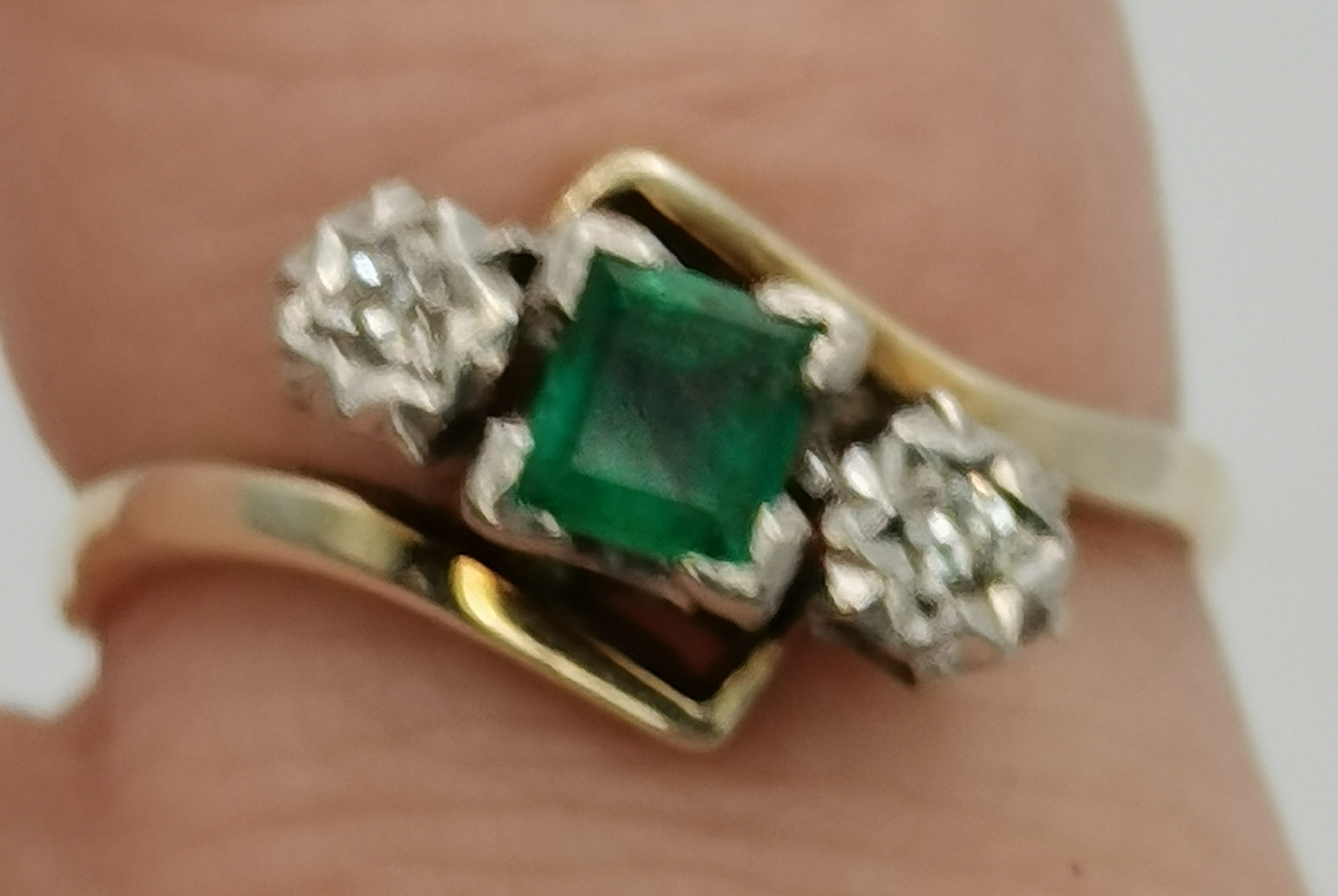 A 9 carat gold and platinum emerald and diamond three-stone crossover ring - Image 5 of 5