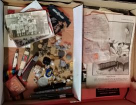 Militaria: A miscellaneous group of WWI and WW2 artefacts